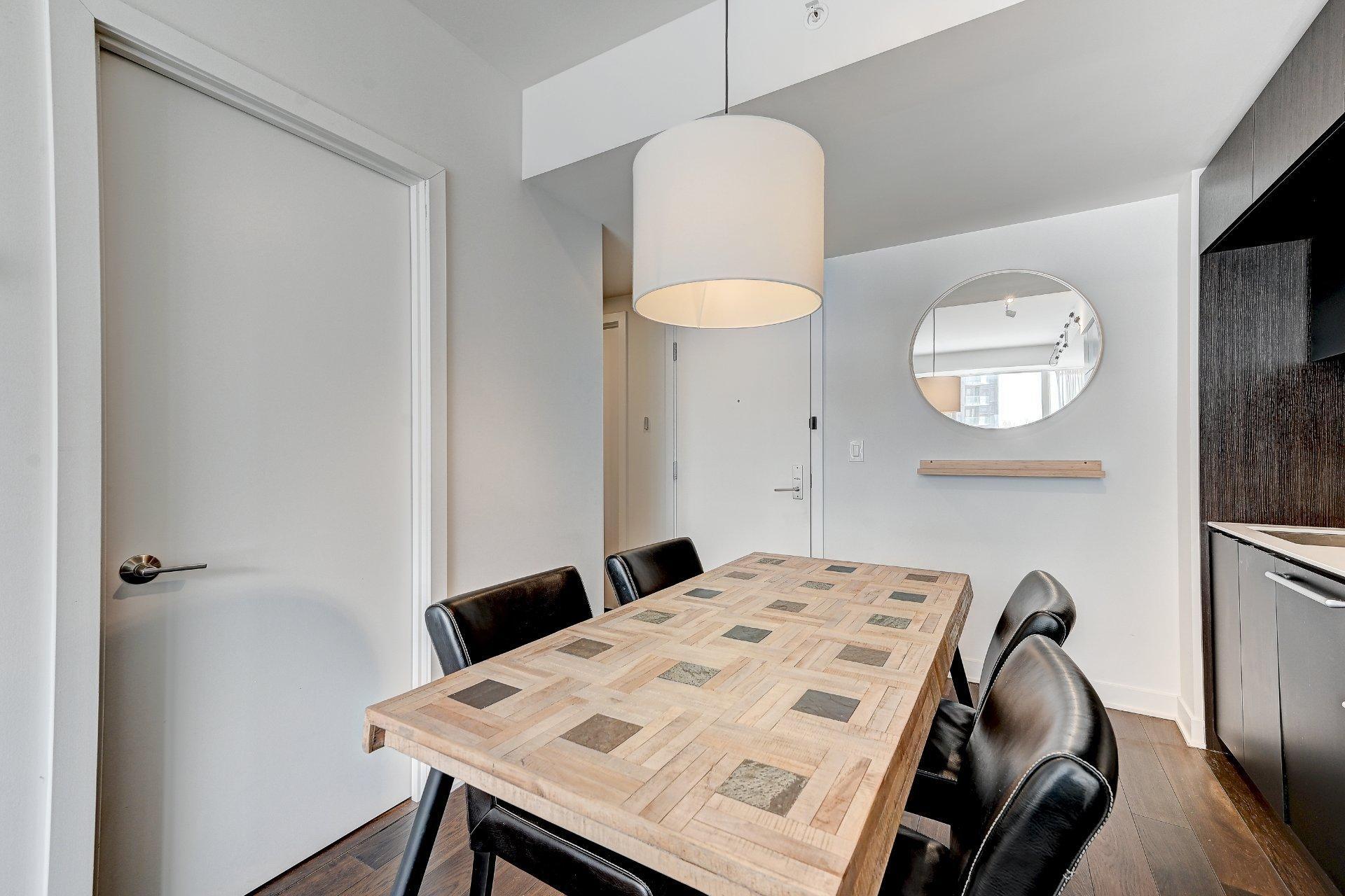 









1188


Rue St-Antoine O.

, 304,
Montréal (Ville-Marie),




QC
H3C1B4

