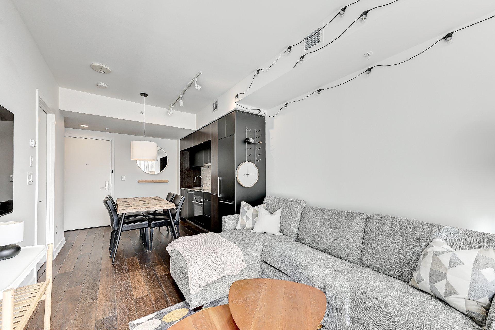 









1188


Rue St-Antoine O.

, 304,
Montréal (Ville-Marie),




QC
H3C1B4


