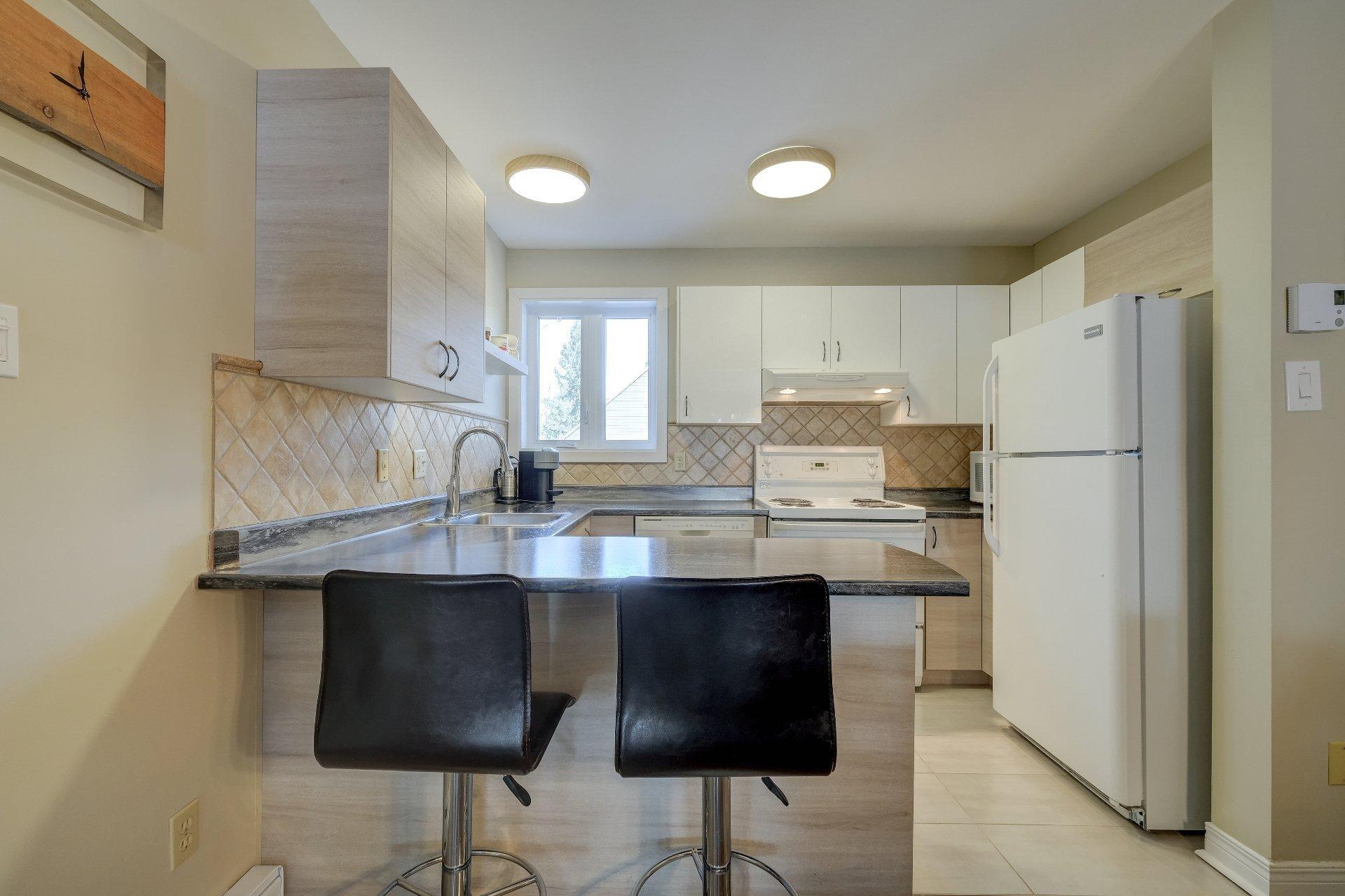 









177


Rue Dorchester

,
Bromont,




QC
J2L1P9

