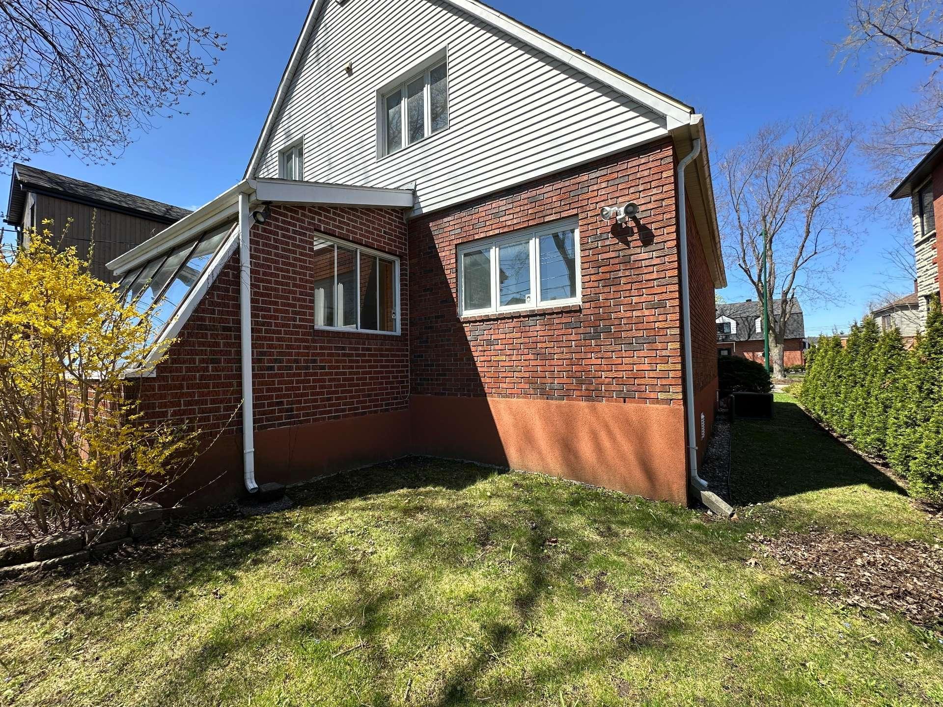 









120


Av. Trenton

,
Mont-Royal,




QC
H3P1Z4

