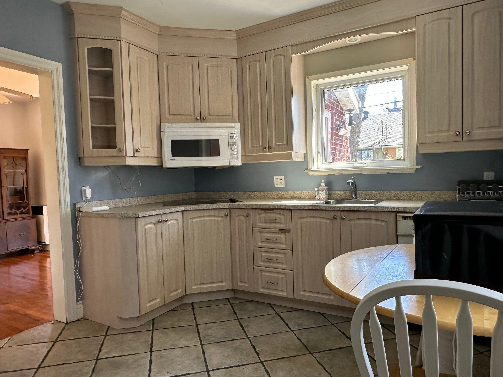 









120


Av. Trenton

,
Mont-Royal,




QC
H3P1Z4

