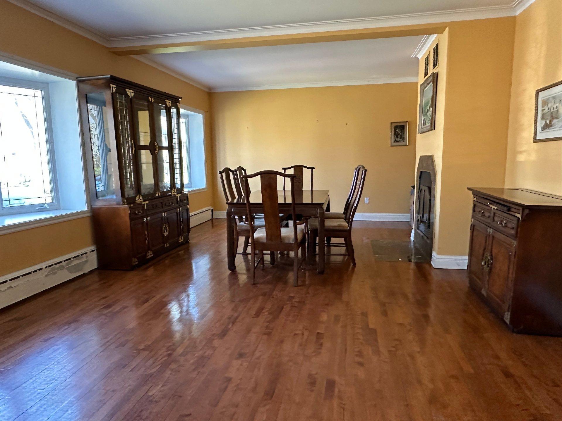 









120


Av. Trenton

,
Mont-Royal,




QC
H3P1Z4

