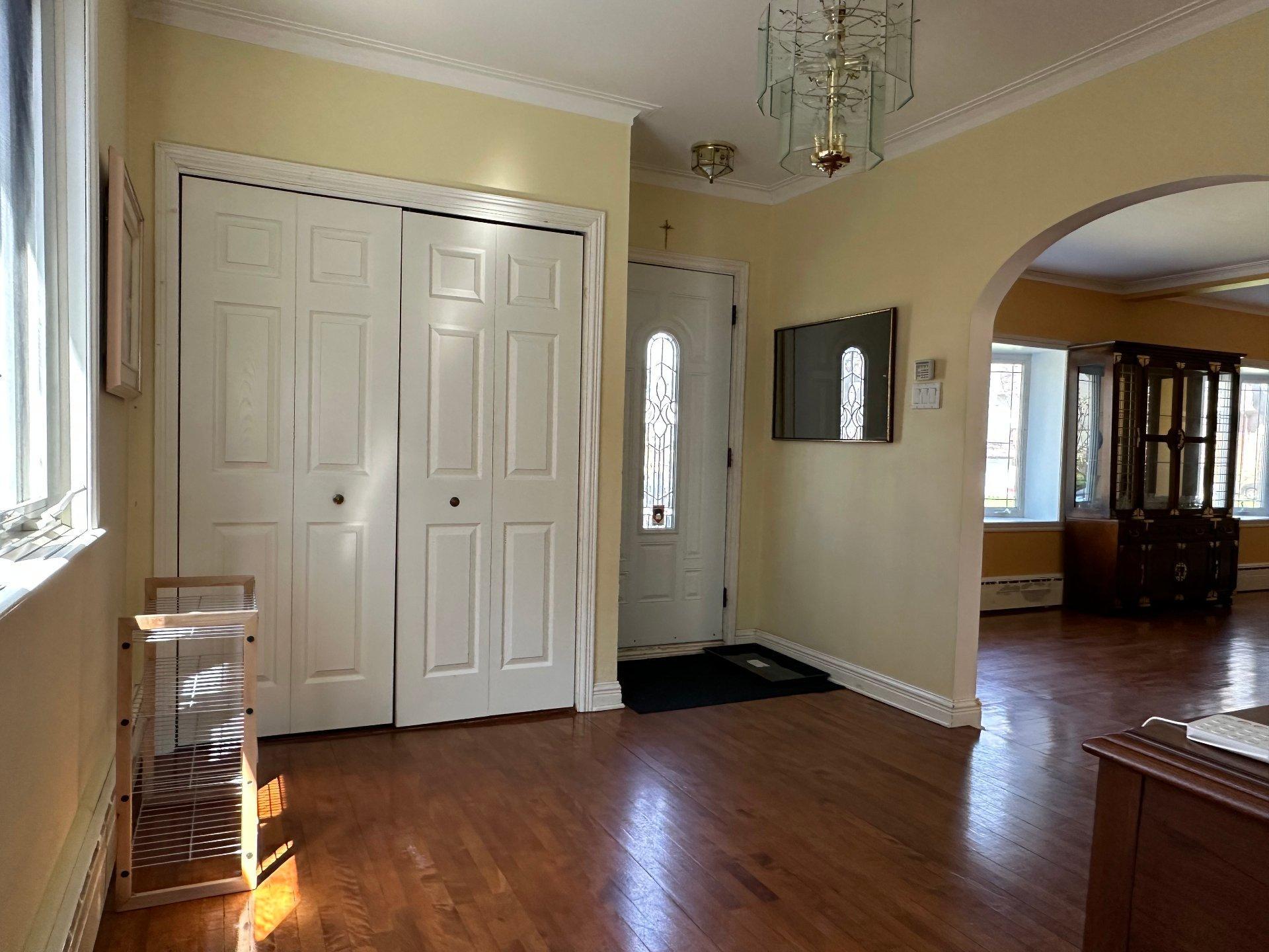 









120


Av. Trenton

,
Mont-Royal,




QC
H3P1Z4

