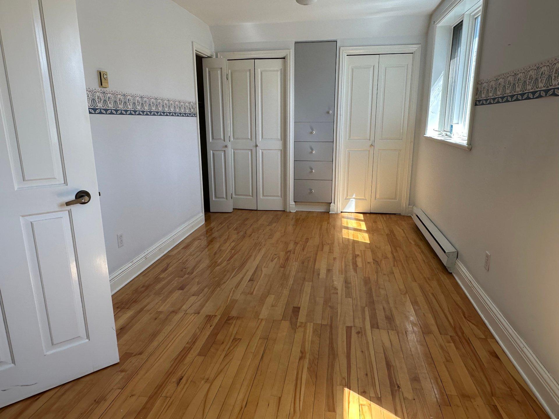 









120


Av. Trenton

,
Mont-Royal,




QC
H3P1Z4

