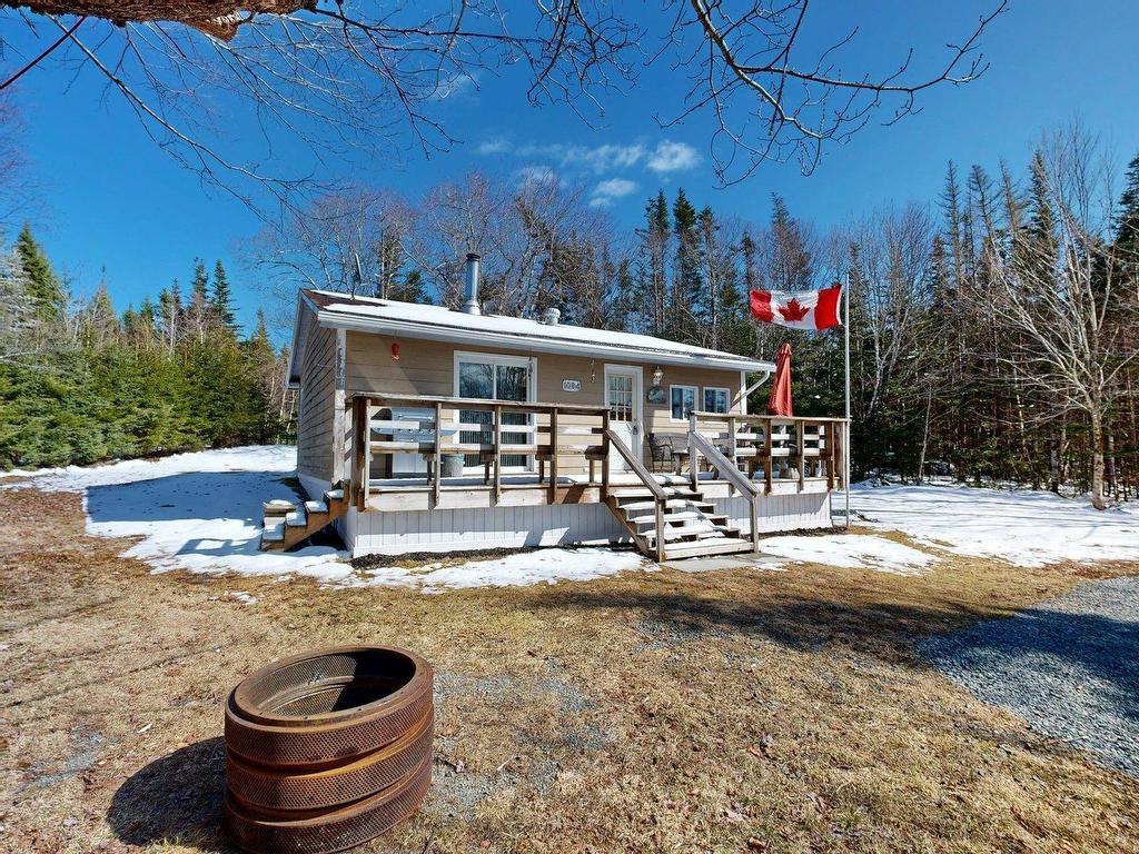 












1084 Mooseland Road

,
Third Lake,







NS
B0J 3H0

