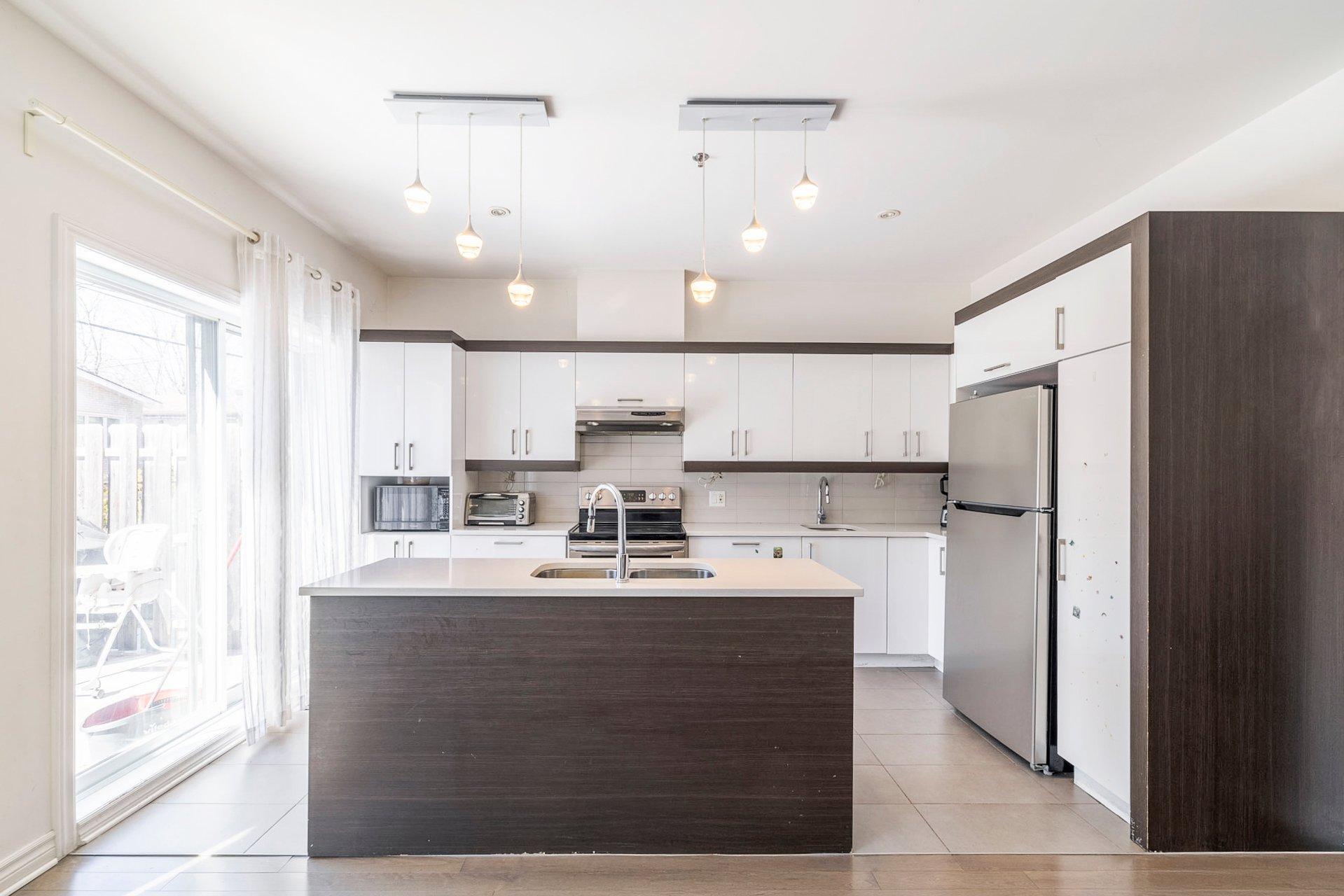 









7391


Ch. Kildare

,
Côte-Saint-Luc,




QC
H4W0B8

