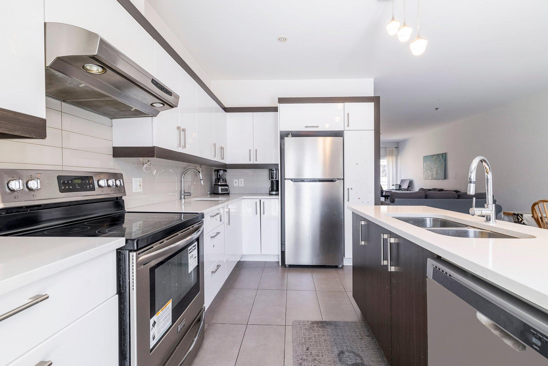 









7391


Ch. Kildare

,
Côte-Saint-Luc,




QC
H4W0B8

