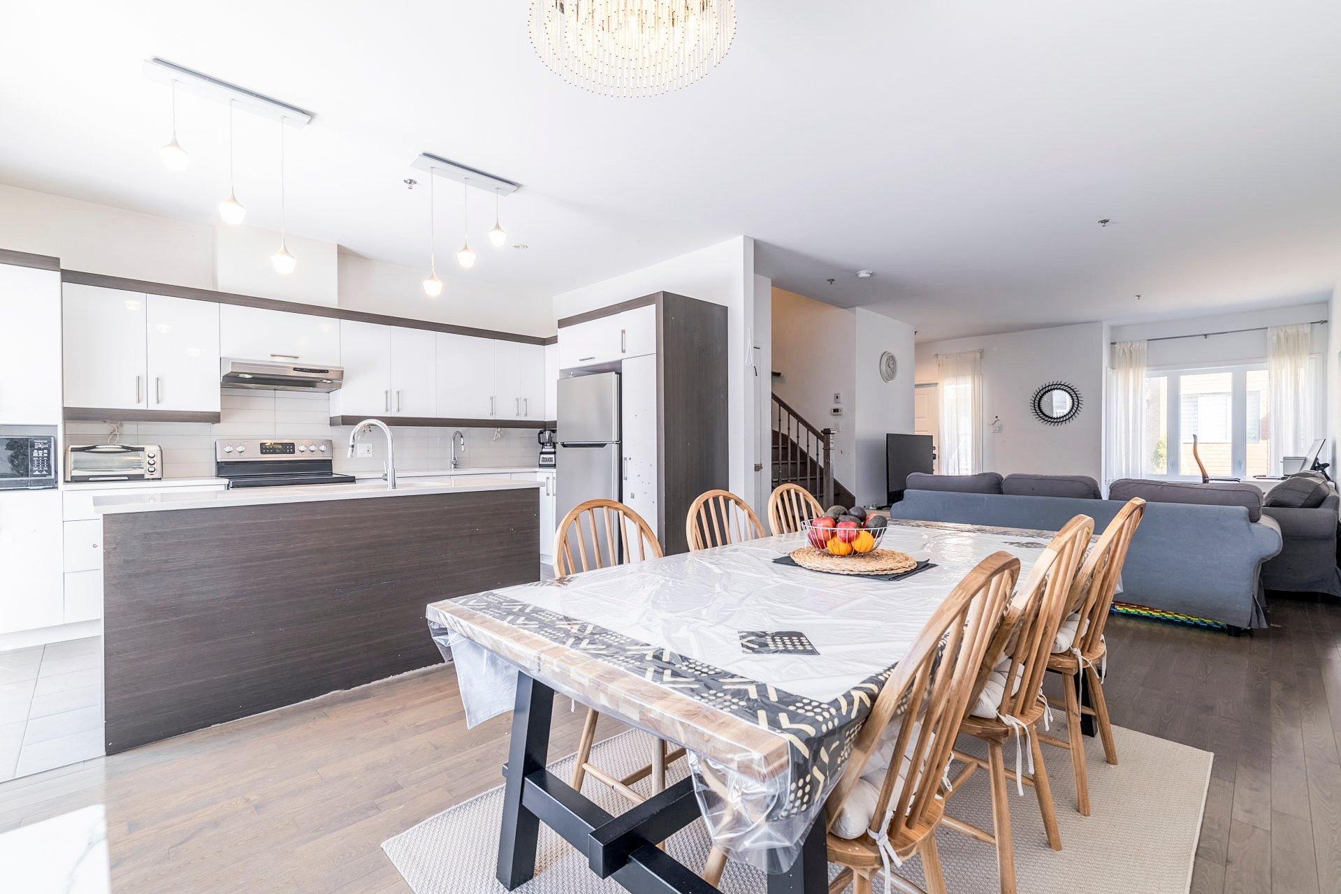 









7391


Ch. Kildare

,
Côte-Saint-Luc,




QC
H4W0B8


