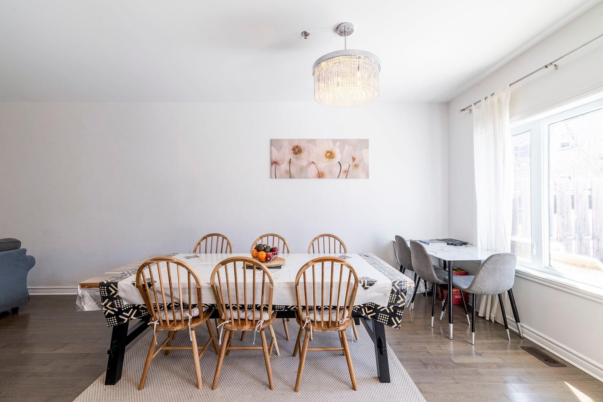









7391


Ch. Kildare

,
Côte-Saint-Luc,




QC
H4W0B8

