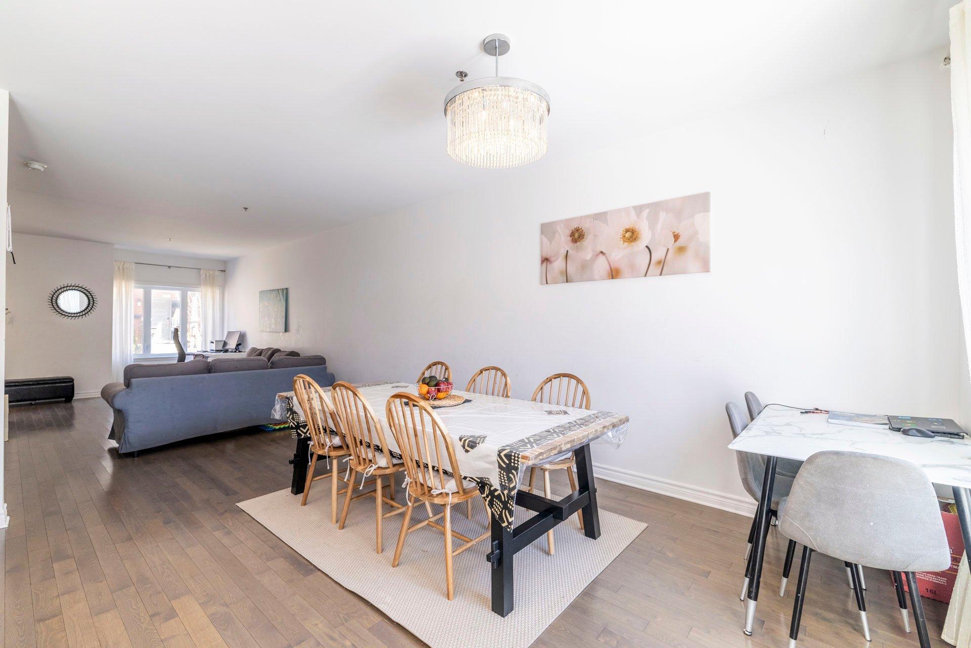









7391


Ch. Kildare

,
Côte-Saint-Luc,




QC
H4W0B8

