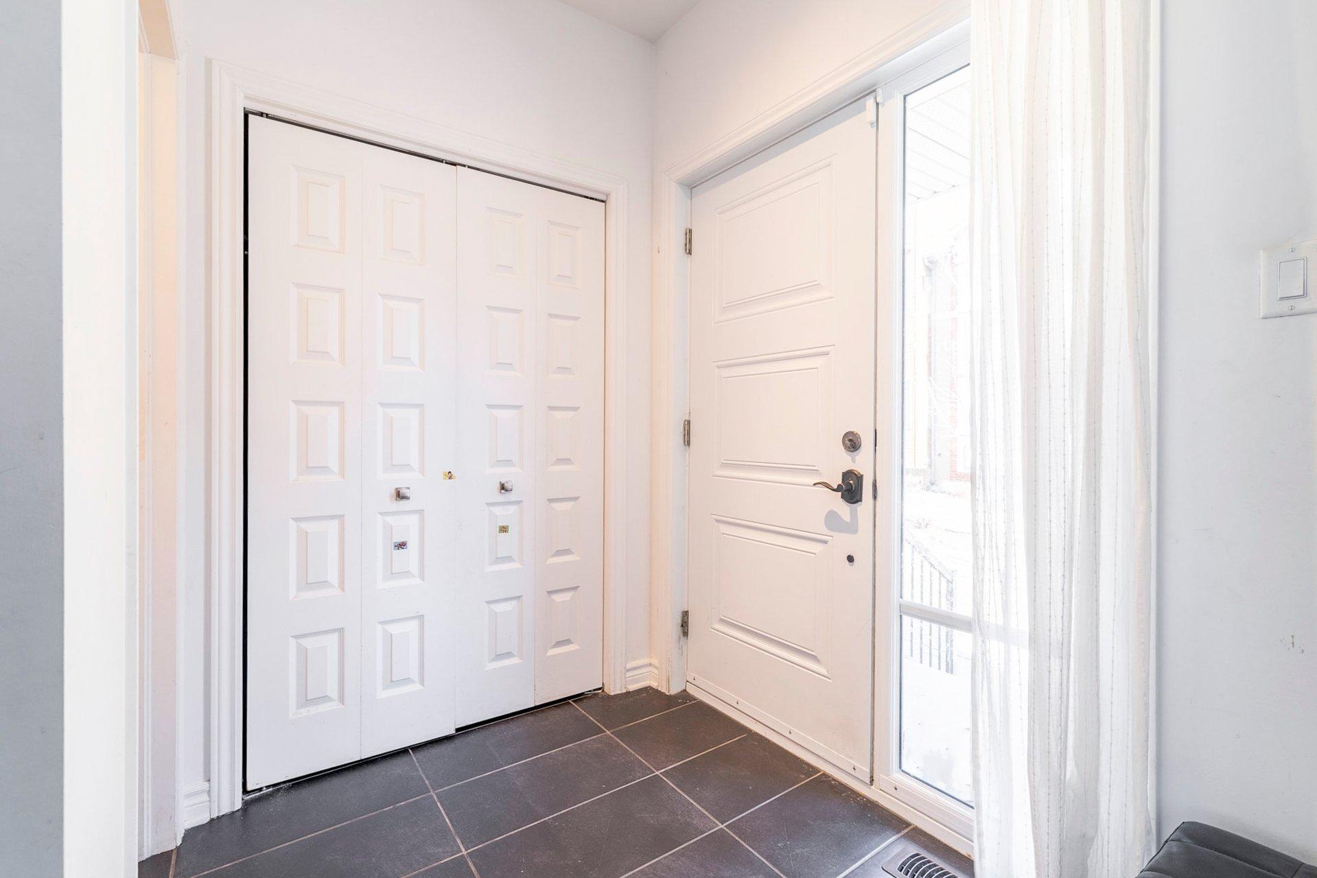 









7391


Ch. Kildare

,
Côte-Saint-Luc,




QC
H4W0B8

