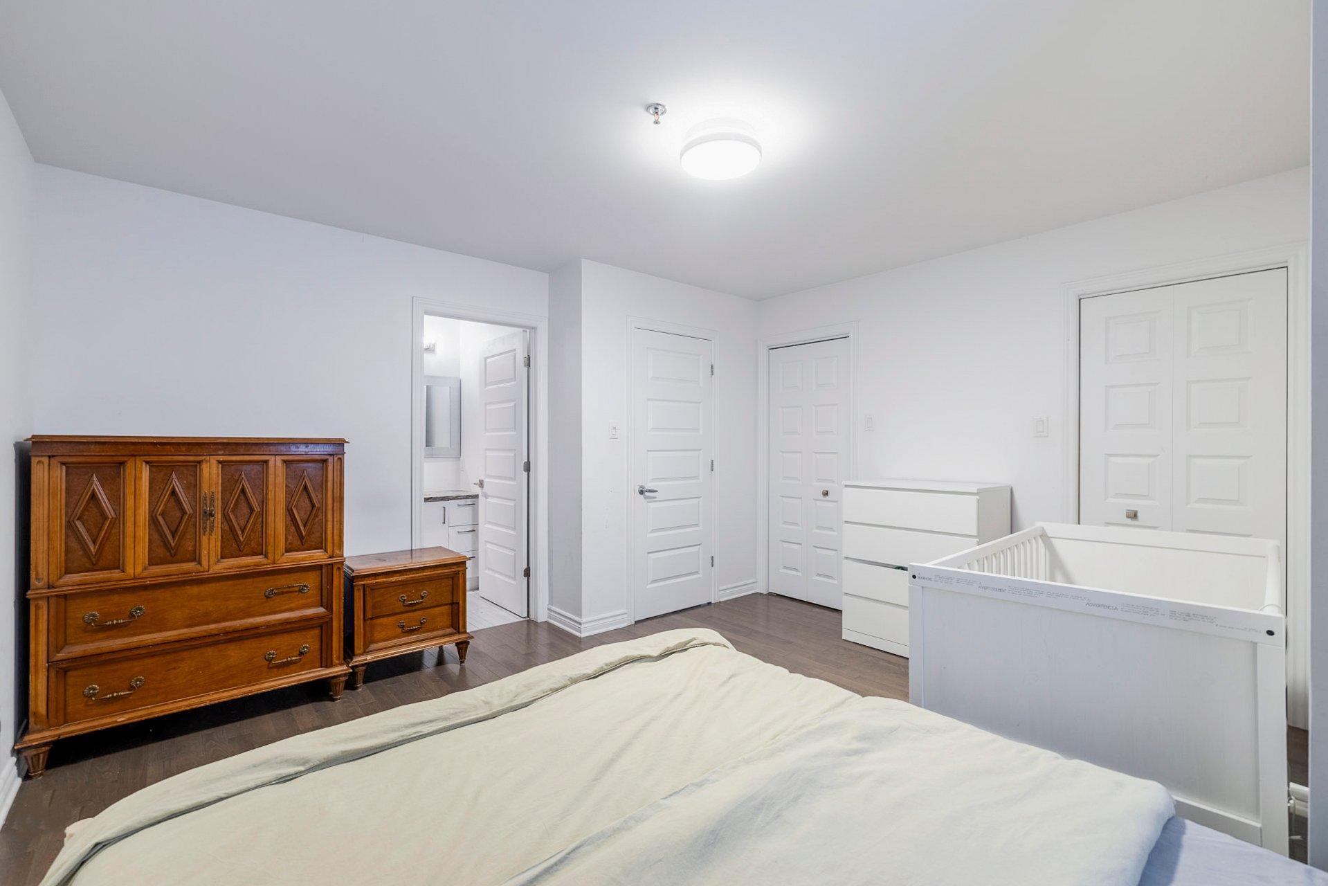 









7391


Ch. Kildare

,
Côte-Saint-Luc,




QC
H4W0B8

