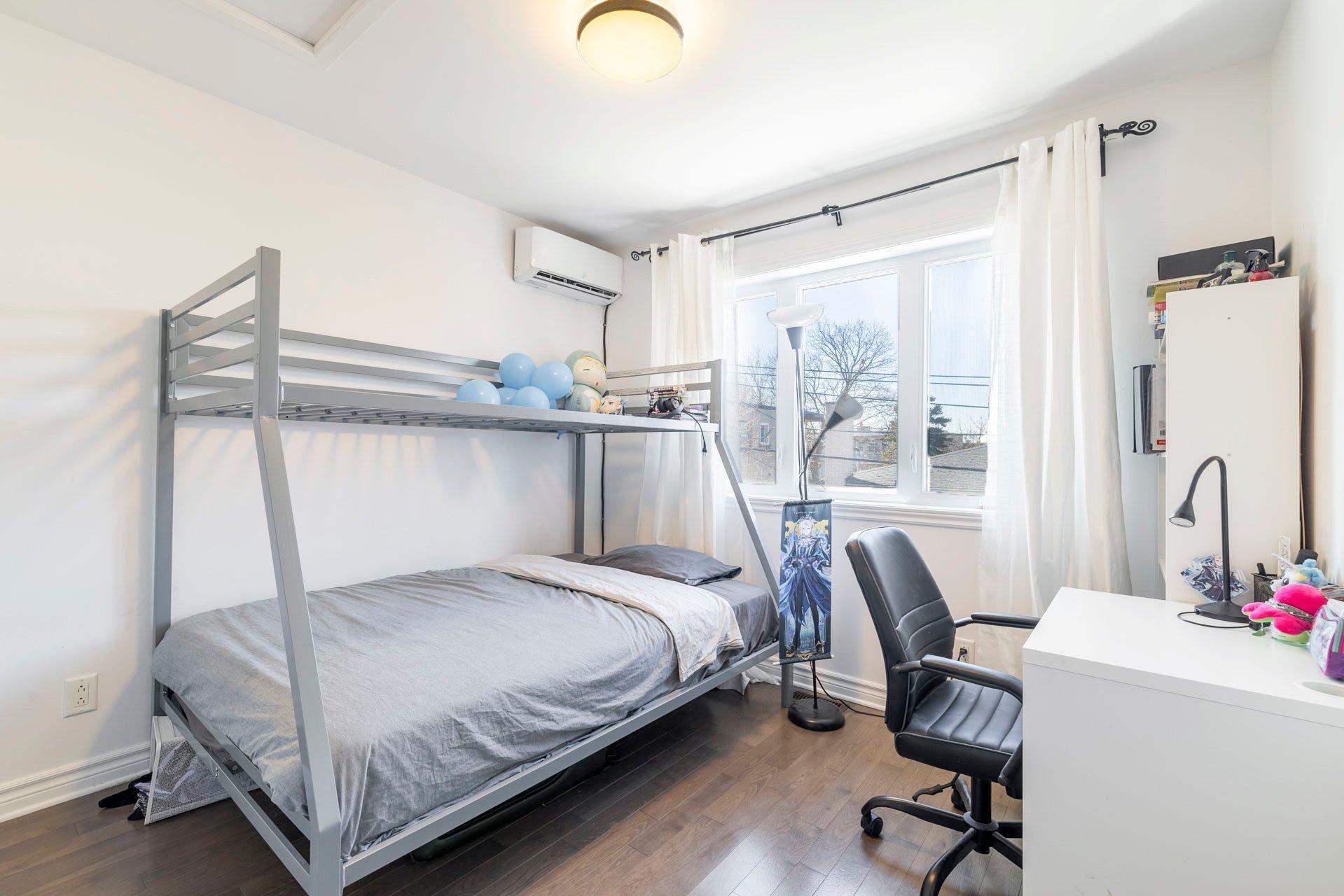 









7391


Ch. Kildare

,
Côte-Saint-Luc,




QC
H4W0B8

