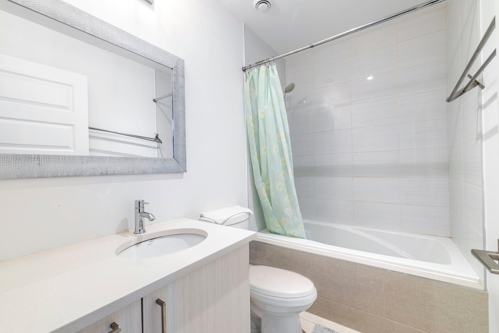









7391


Ch. Kildare

,
Côte-Saint-Luc,




QC
H4W0B8

