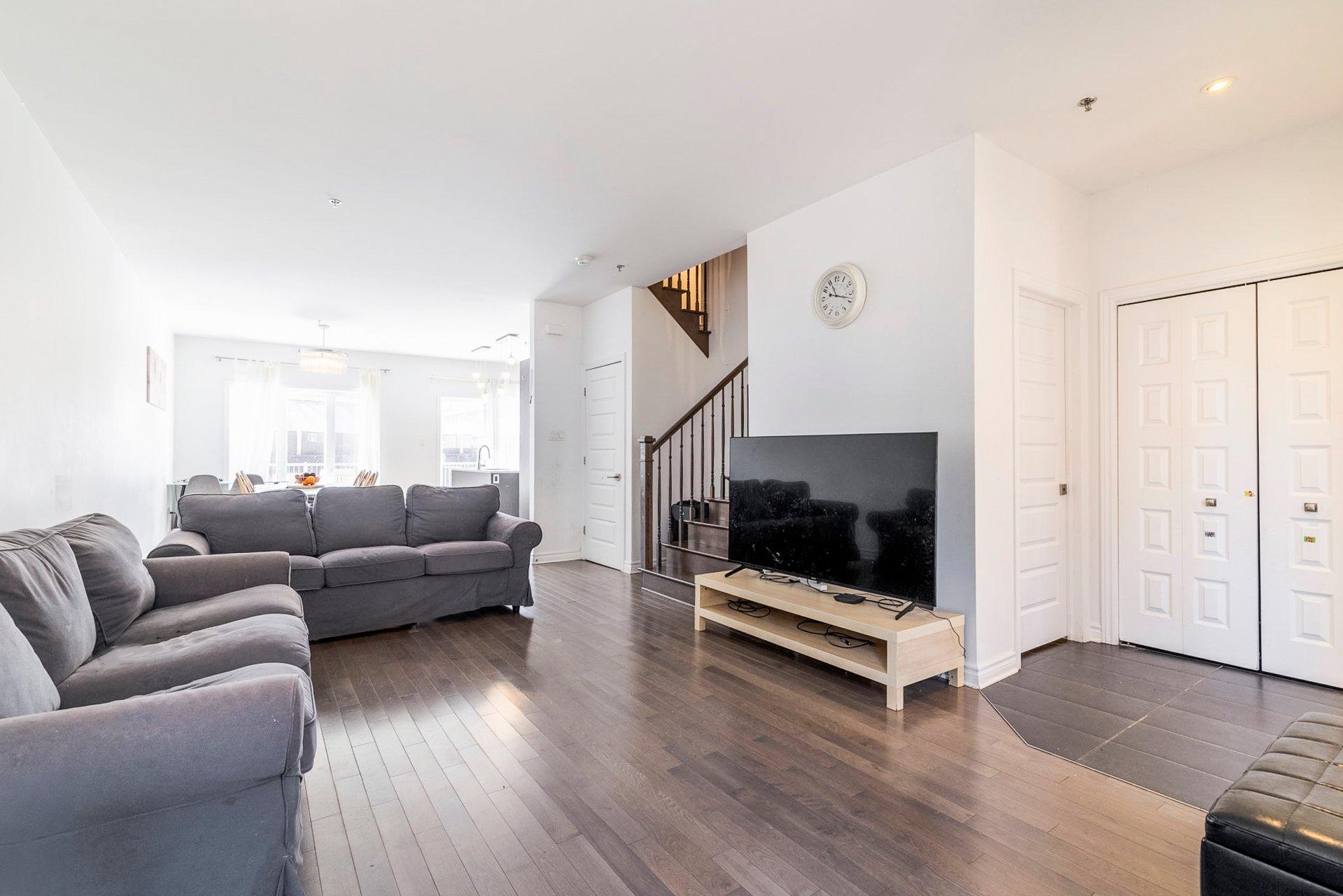









7391


Ch. Kildare

,
Côte-Saint-Luc,




QC
H4W0B8

