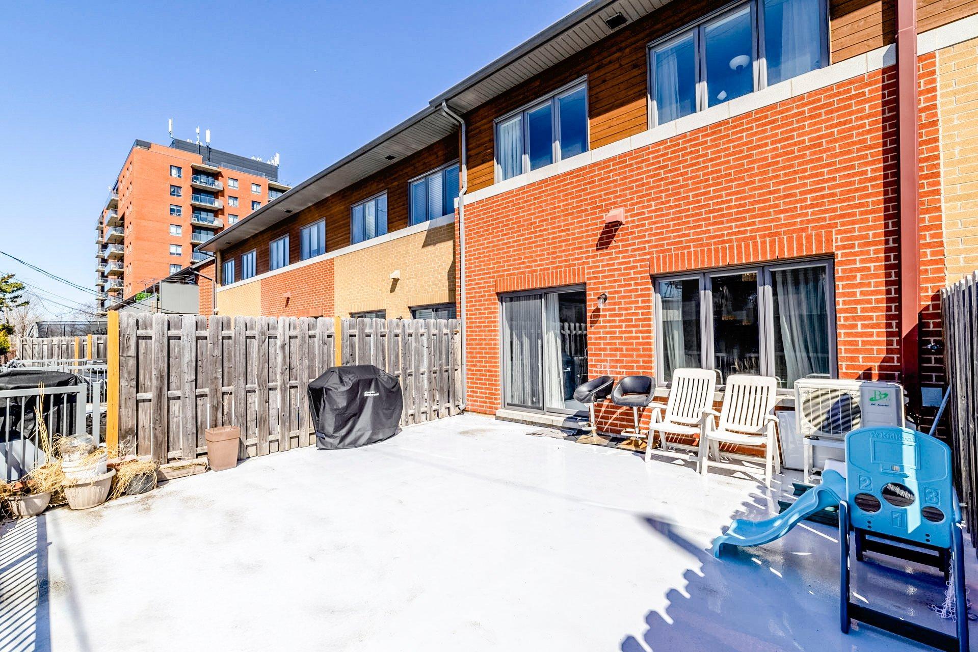 









7391


Ch. Kildare

,
Côte-Saint-Luc,




QC
H4W0B8

