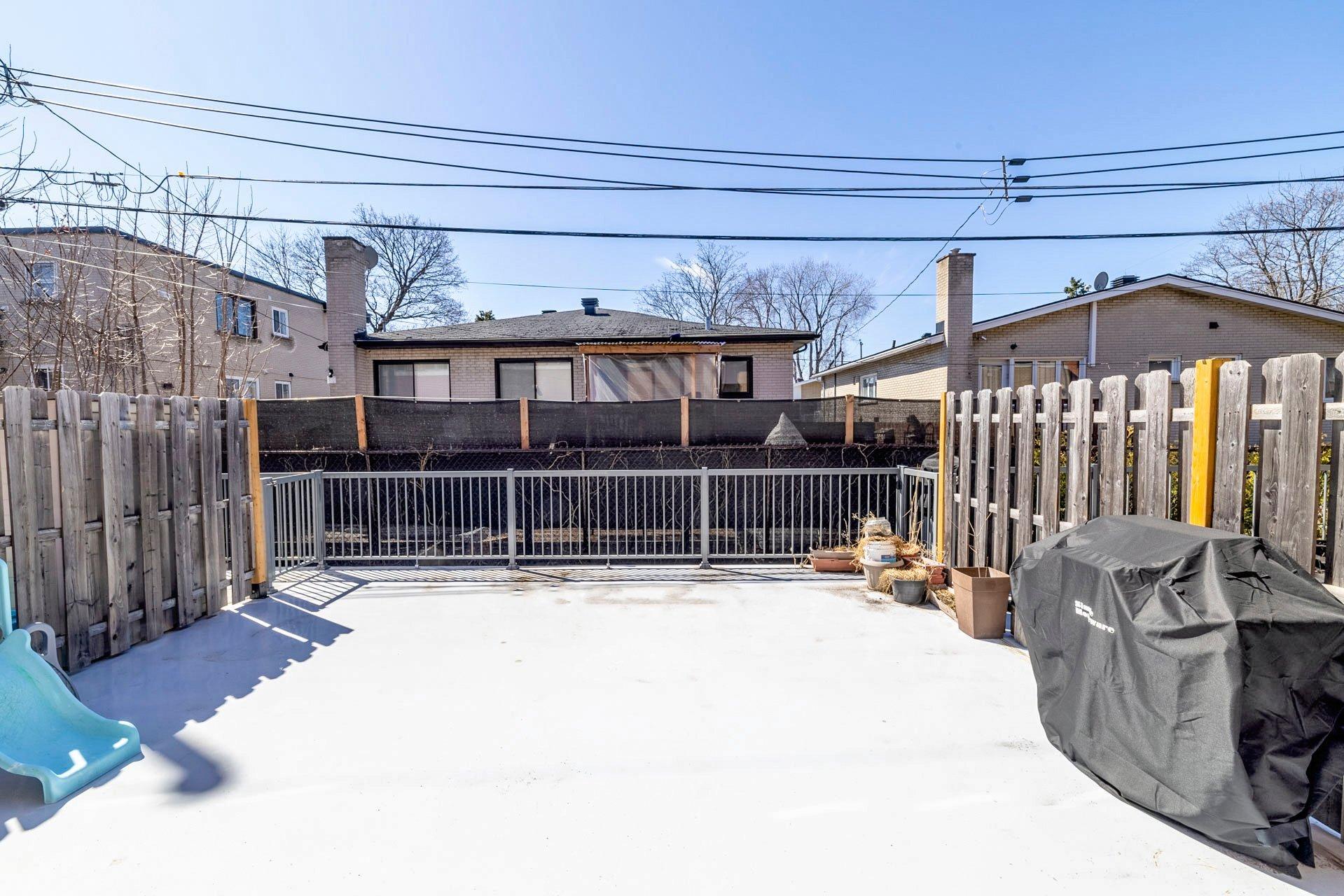 









7391


Ch. Kildare

,
Côte-Saint-Luc,




QC
H4W0B8

