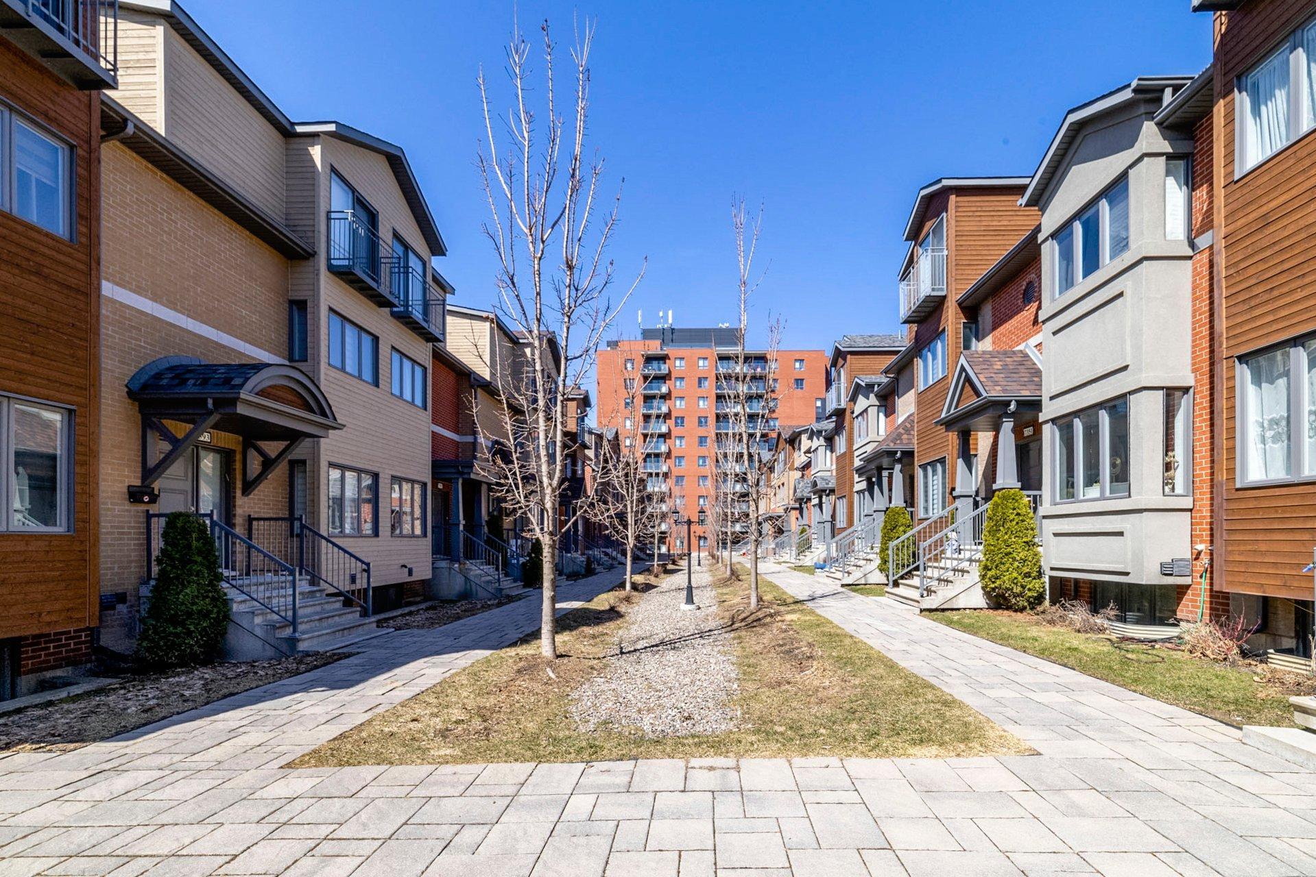 









7391


Ch. Kildare

,
Côte-Saint-Luc,




QC
H4W0B8

