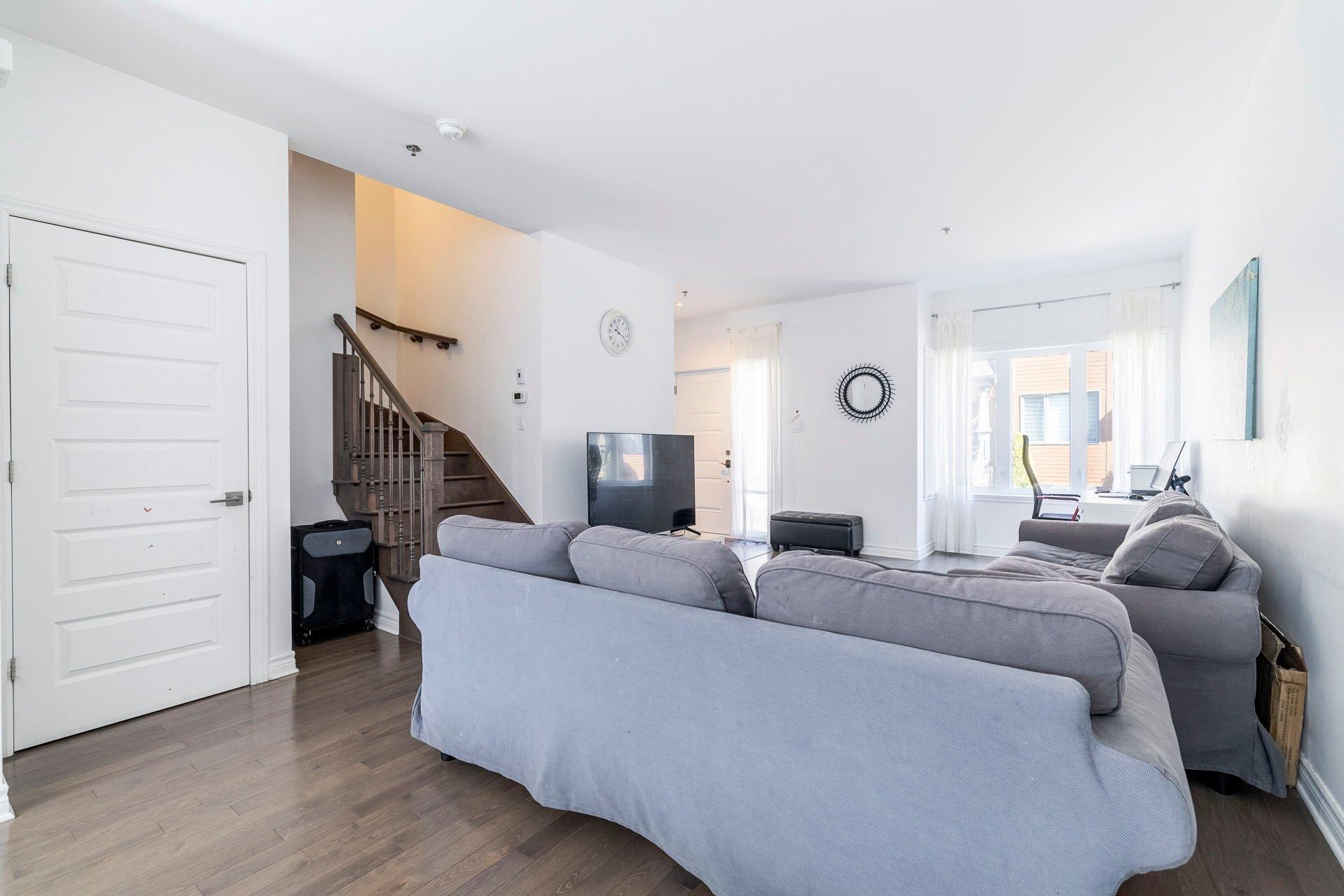 









7391


Ch. Kildare

,
Côte-Saint-Luc,




QC
H4W0B8

