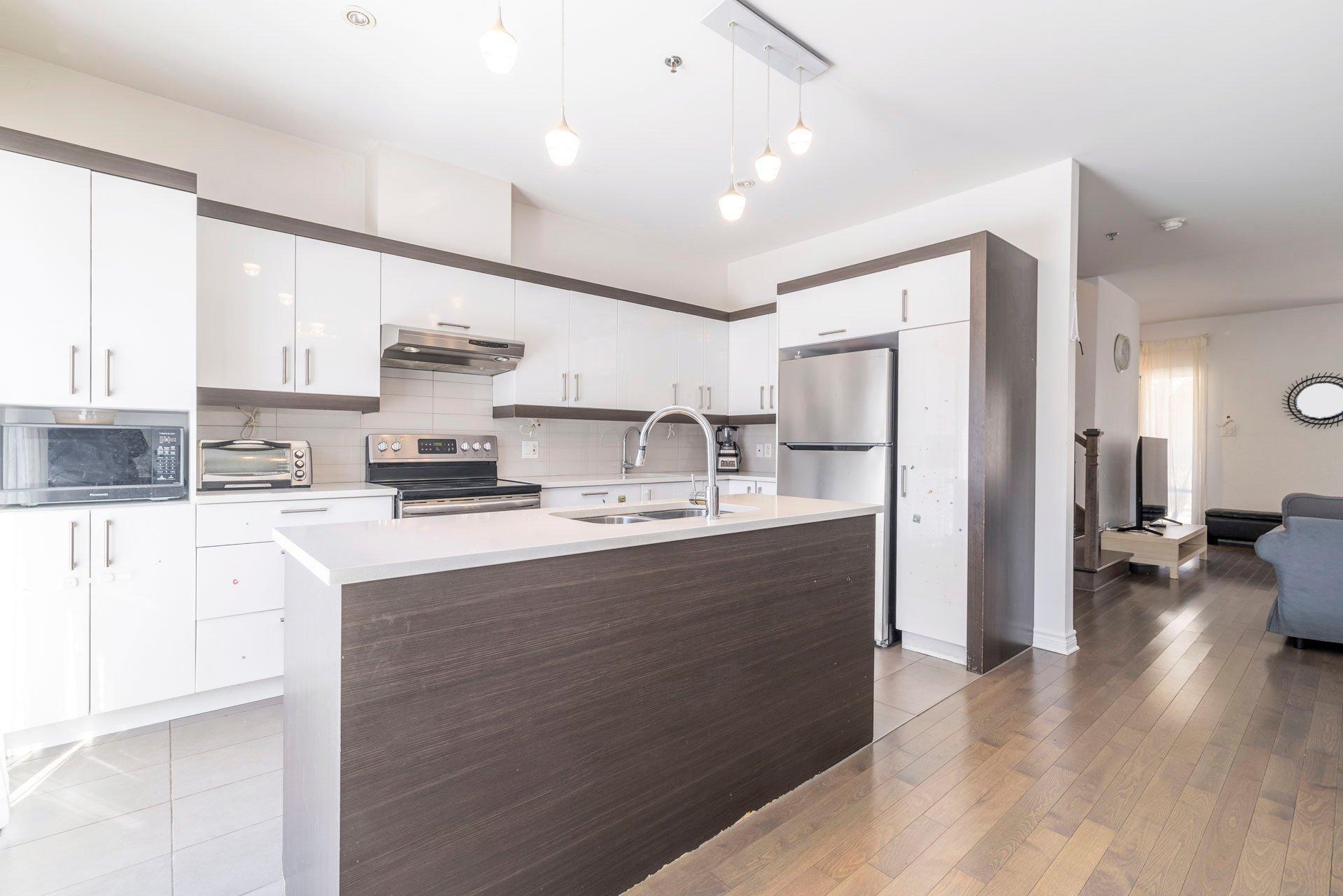 









7391Z


Ch. Kildare

,
Côte-Saint-Luc,




QC
H4W0B8

