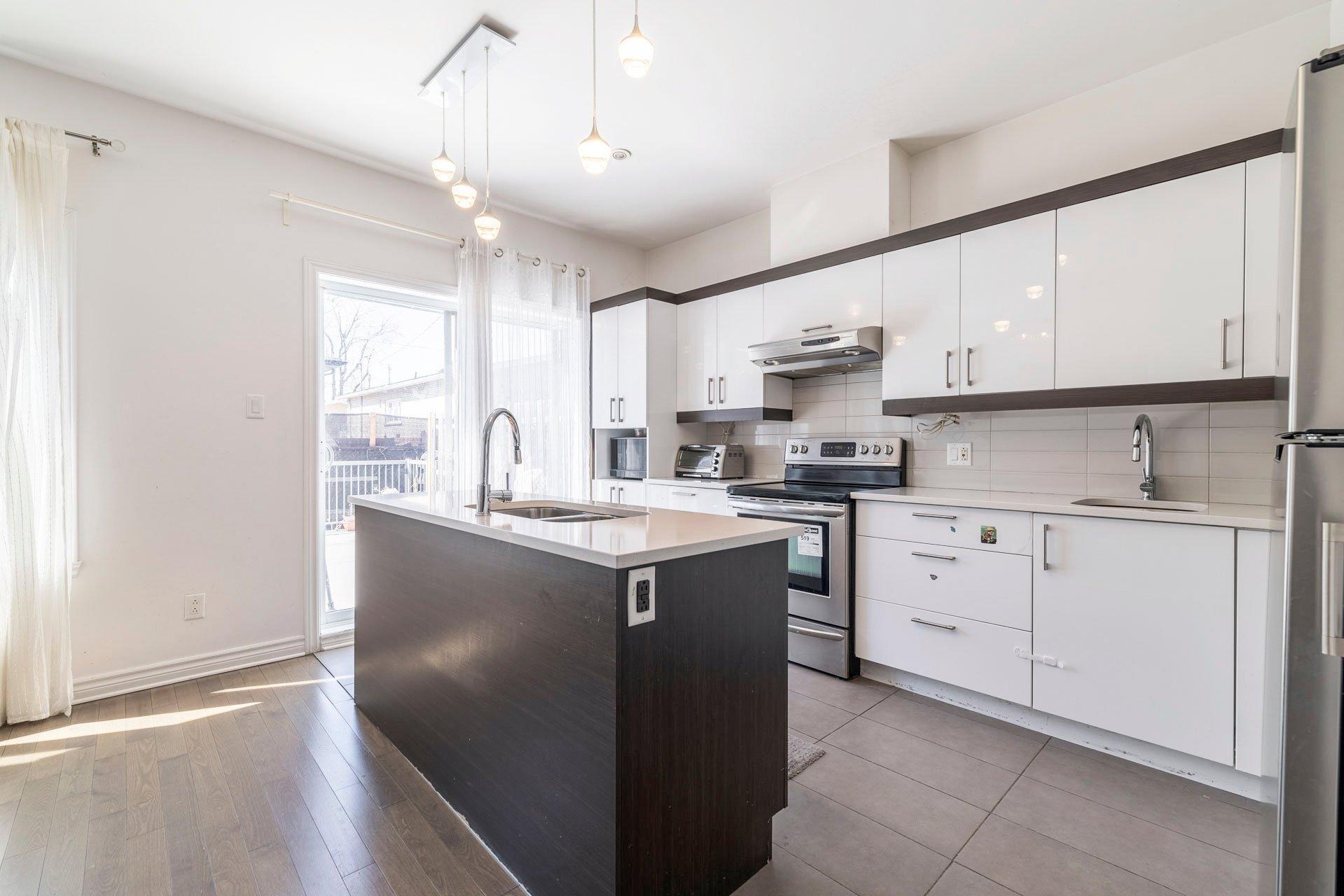 









7391Z


Ch. Kildare

,
Côte-Saint-Luc,




QC
H4W0B8

