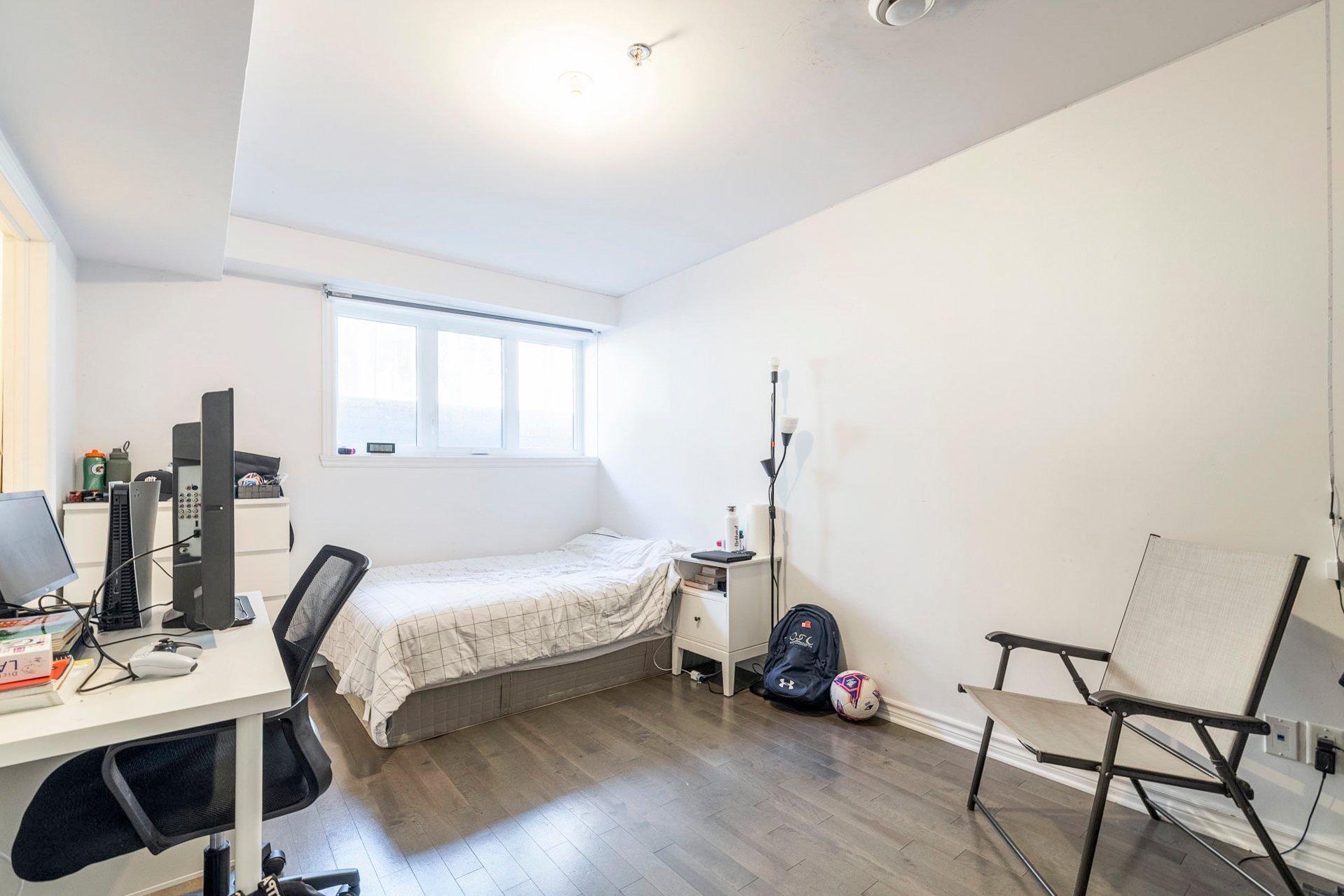 









7391Z


Ch. Kildare

,
Côte-Saint-Luc,




QC
H4W0B8

