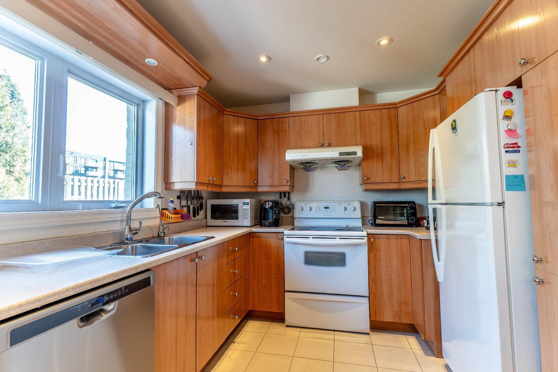 









10019


Rue René-Bauset

,
Montréal (Ahuntsic-Cartierville),




QC
H4N3M4

