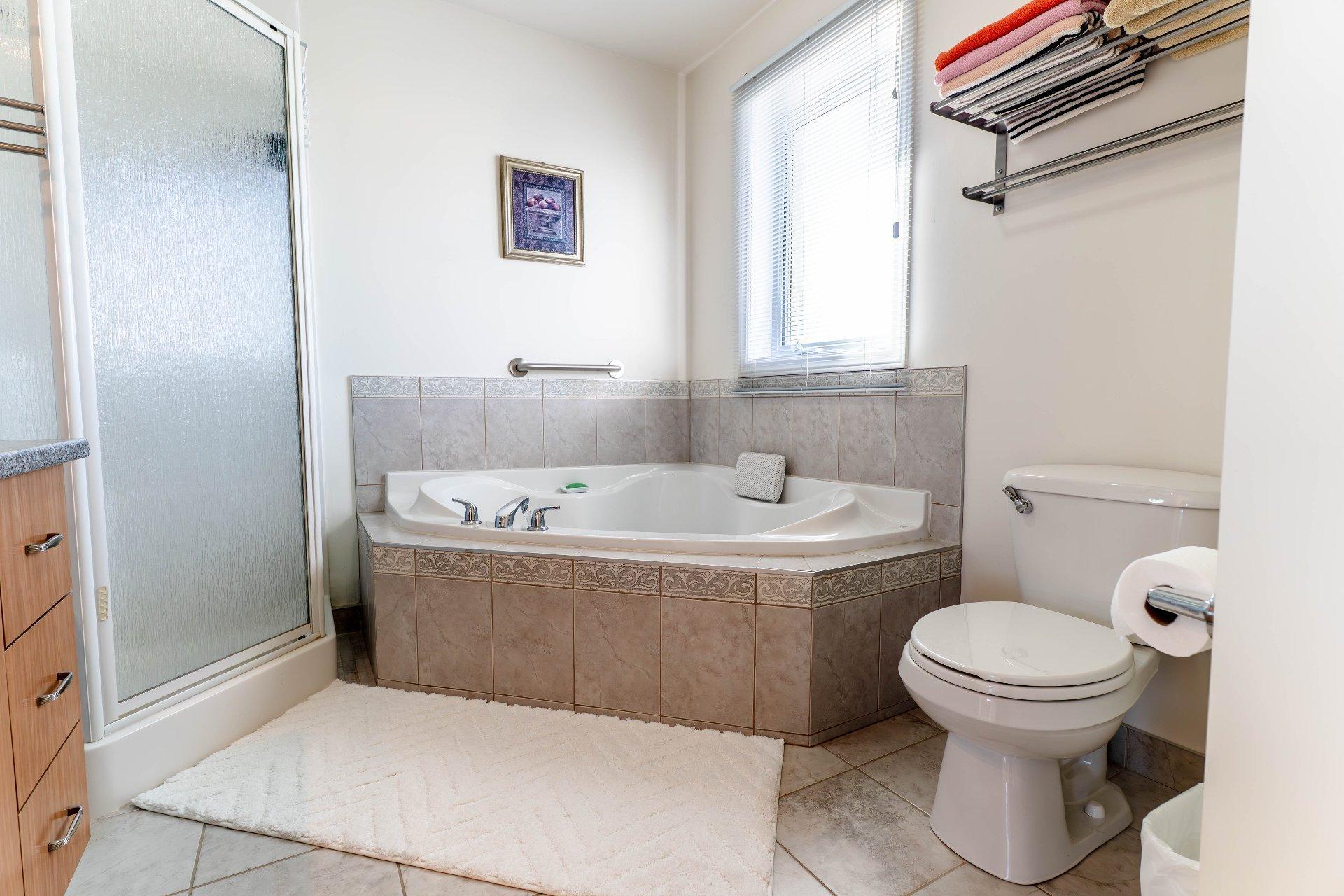 









10019


Rue René-Bauset

,
Montréal (Ahuntsic-Cartierville),




QC
H4N3M4

