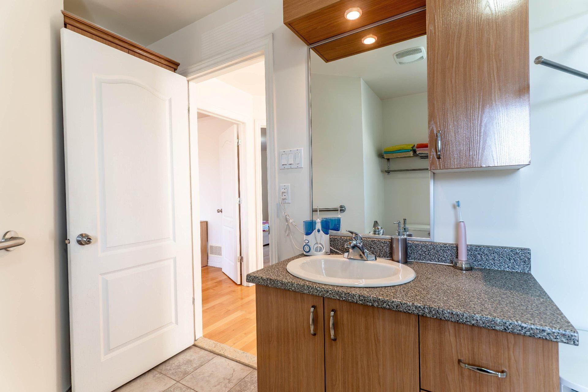 









10019


Rue René-Bauset

,
Montréal (Ahuntsic-Cartierville),




QC
H4N3M4

