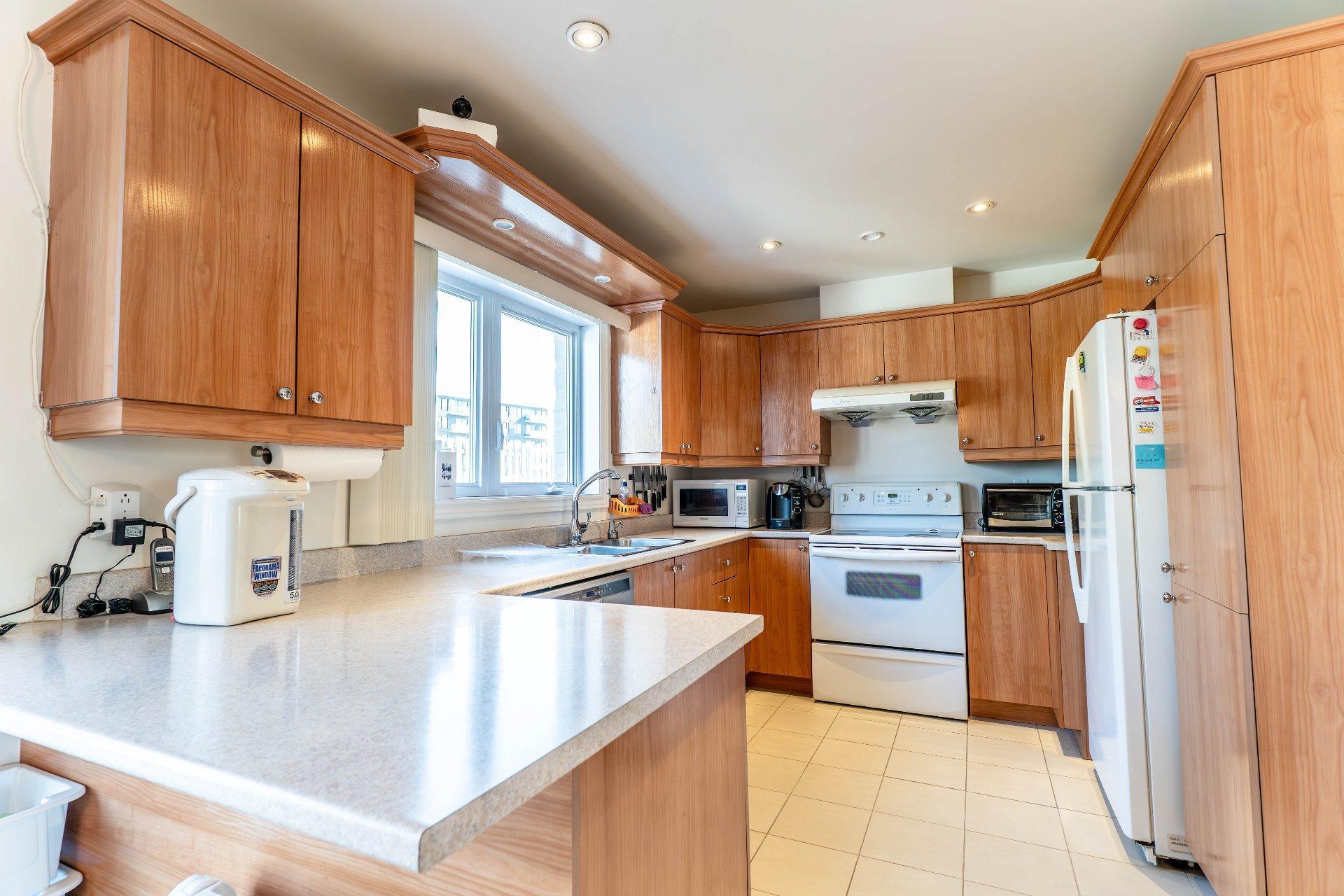 









10019


Rue René-Bauset

,
Montréal (Ahuntsic-Cartierville),




QC
H4N3M4


