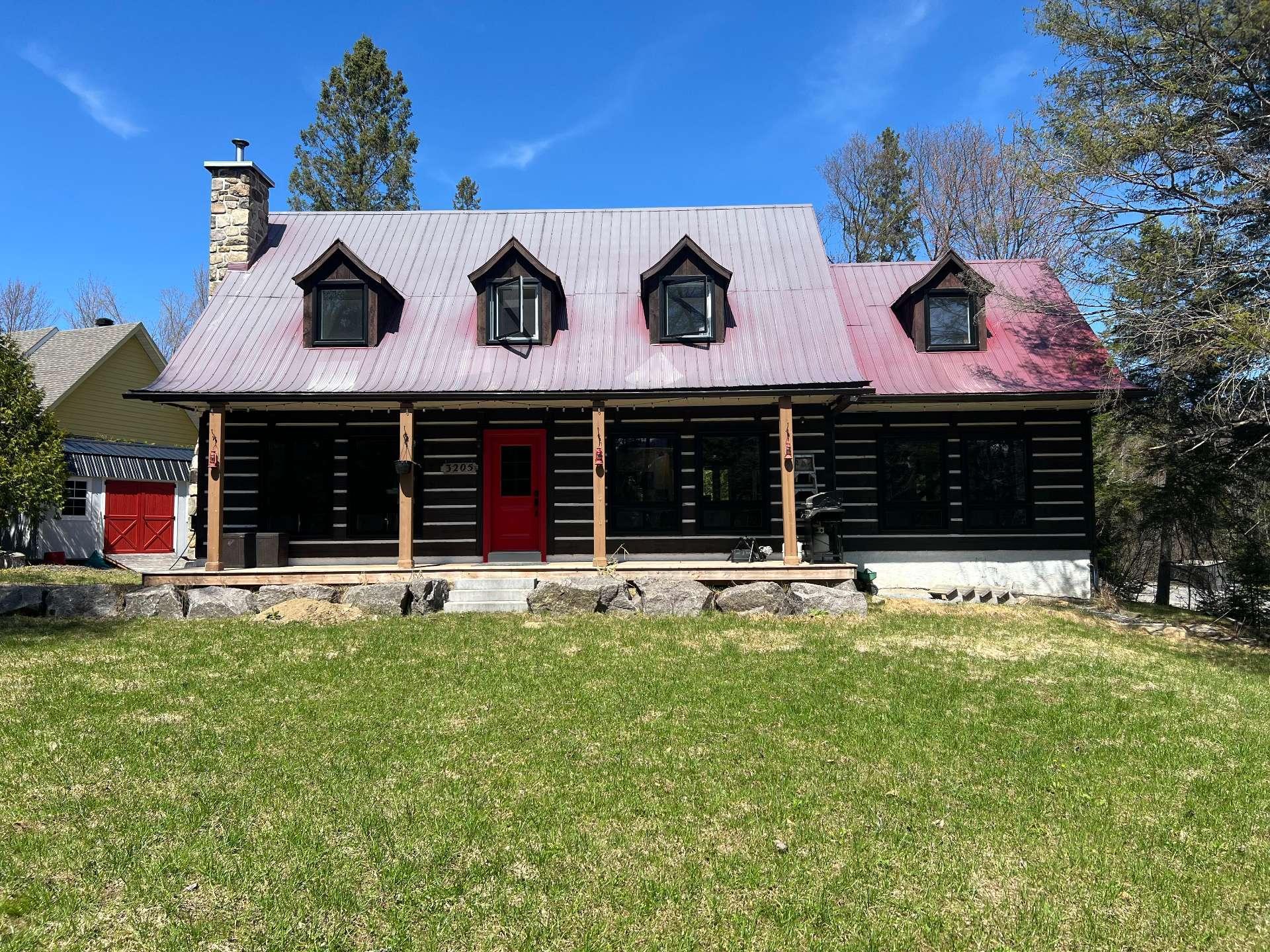 









3205


Rue Carignan

,
Sainte-Adèle,




QC
J8B3E1

