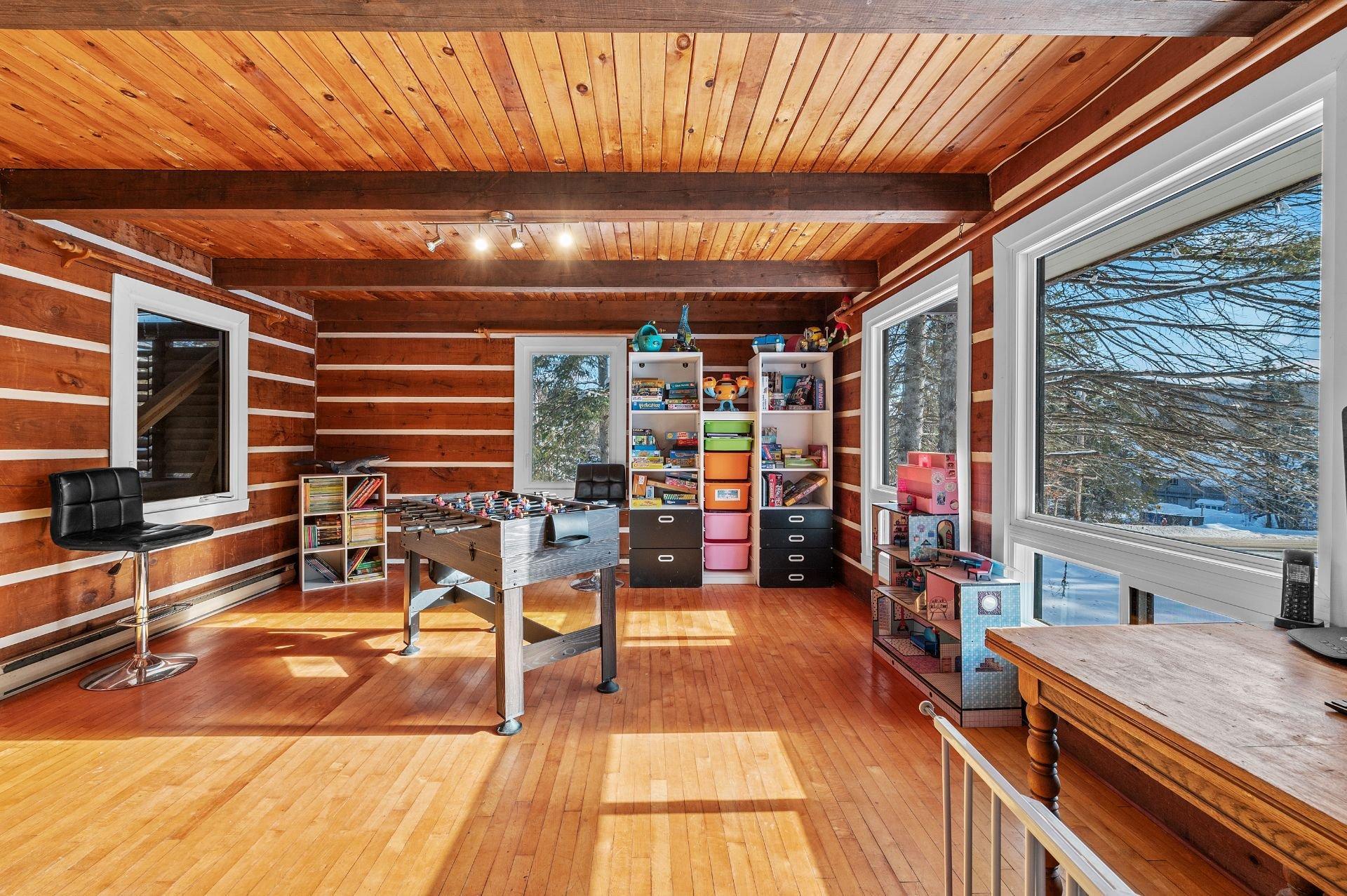 









3205


Rue Carignan

,
Sainte-Adèle,




QC
J8B3E1

