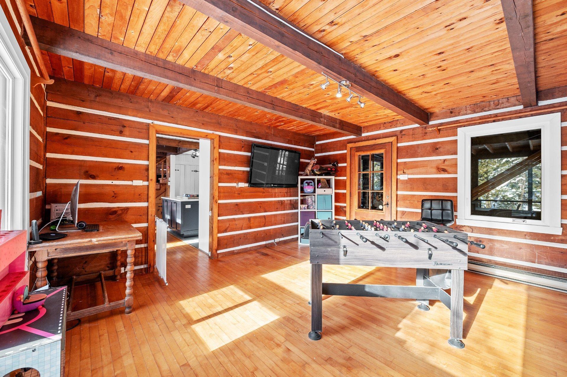 









3205


Rue Carignan

,
Sainte-Adèle,




QC
J8B3E1

