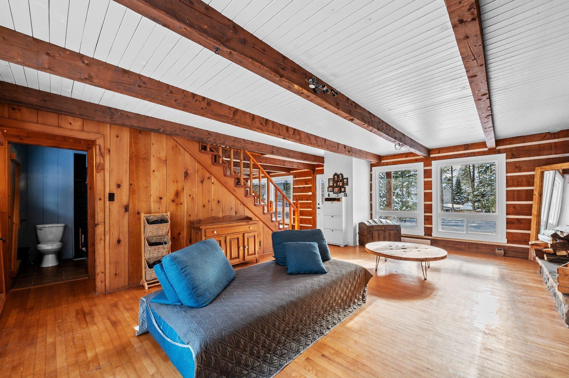 









3205


Rue Carignan

,
Sainte-Adèle,




QC
J8B3E1

