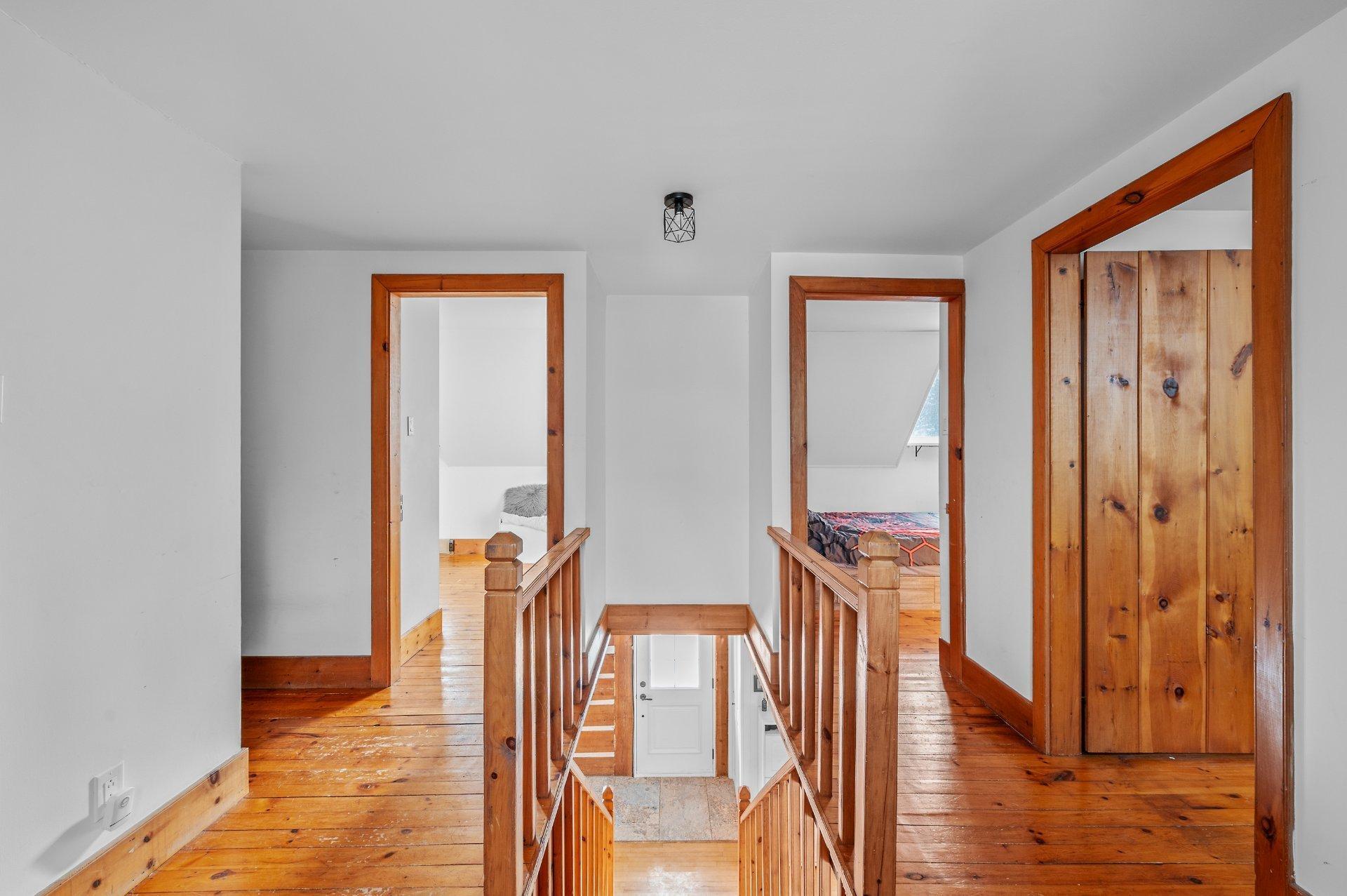









3205


Rue Carignan

,
Sainte-Adèle,




QC
J8B3E1

