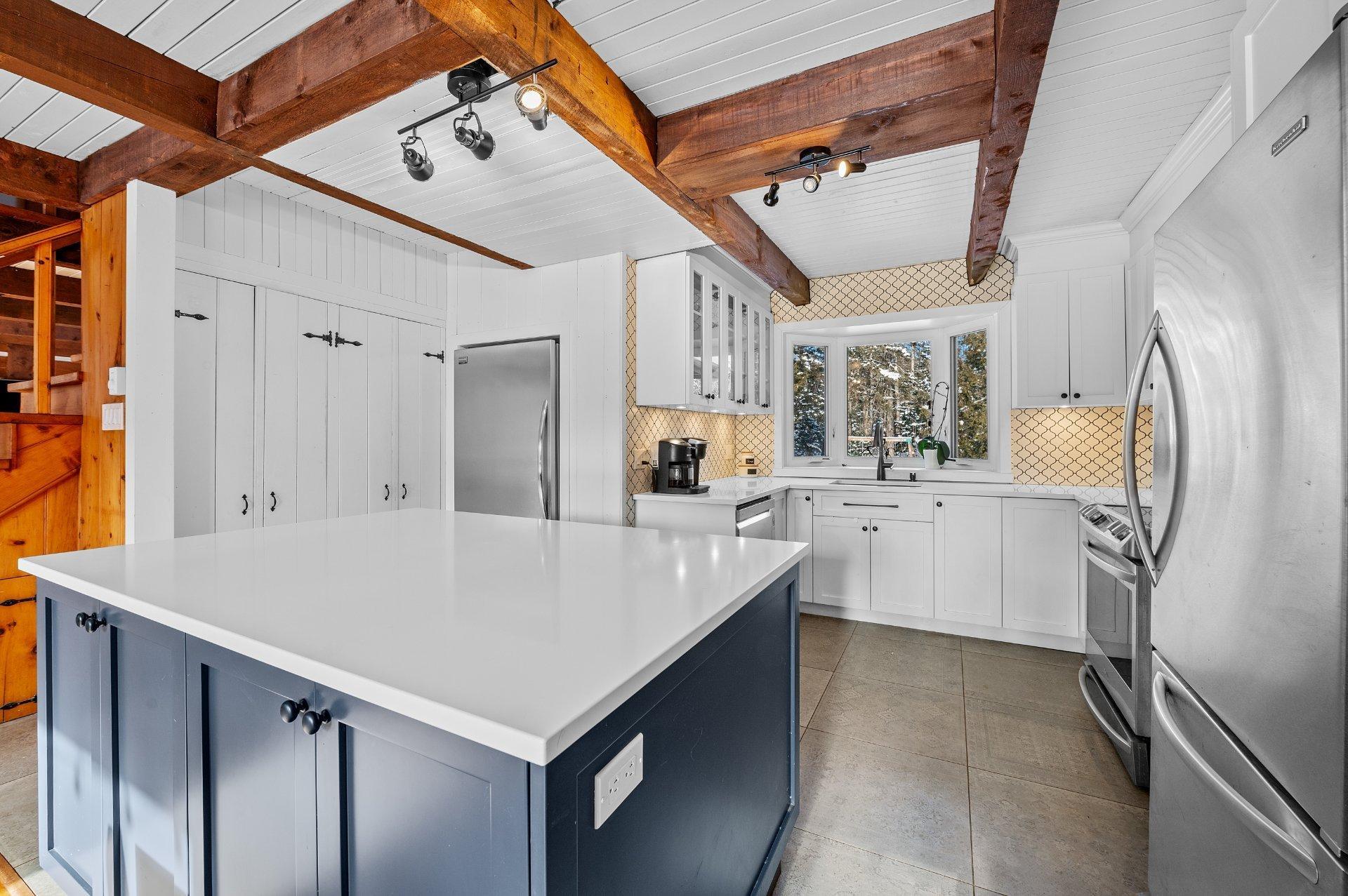









3205


Rue Carignan

,
Sainte-Adèle,




QC
J8B3E1

