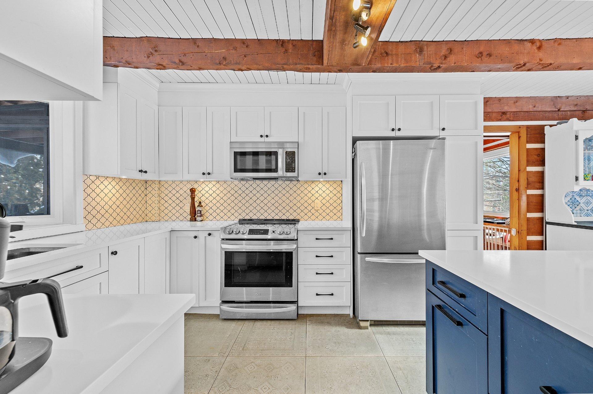 









3205


Rue Carignan

,
Sainte-Adèle,




QC
J8B3E1

