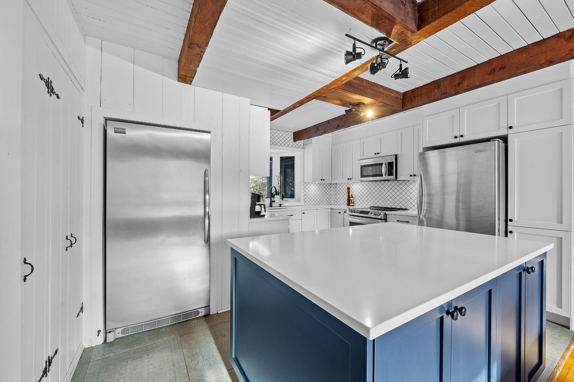 









3205


Rue Carignan

,
Sainte-Adèle,




QC
J8B3E1


