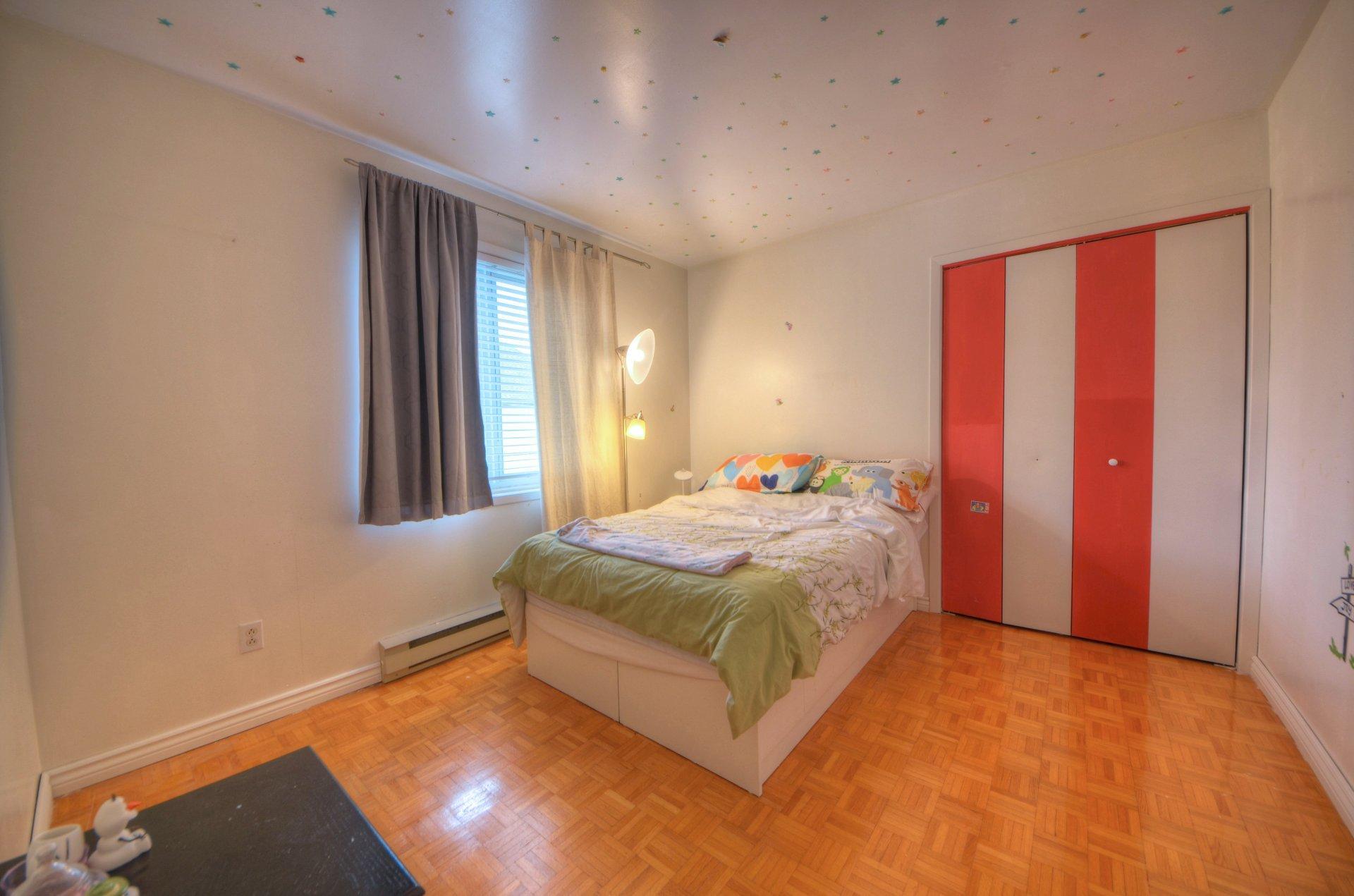 









3740


Rue Ontario

,
Brossard,




QC
J4Y3A2

