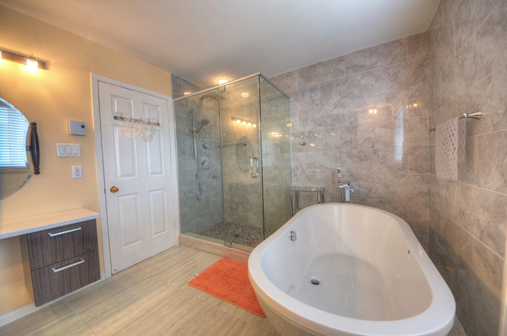 









3740


Rue Ontario

,
Brossard,




QC
J4Y3A2

