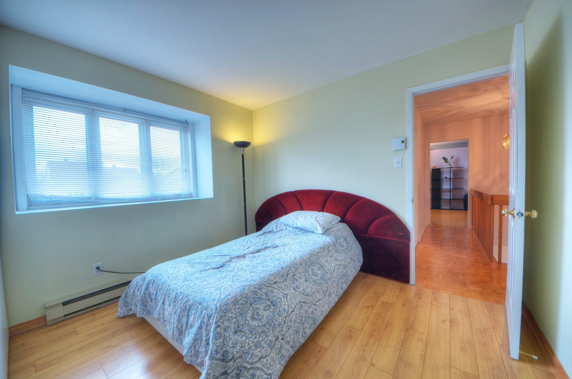 









3740


Rue Ontario

,
Brossard,




QC
J4Y3A2

