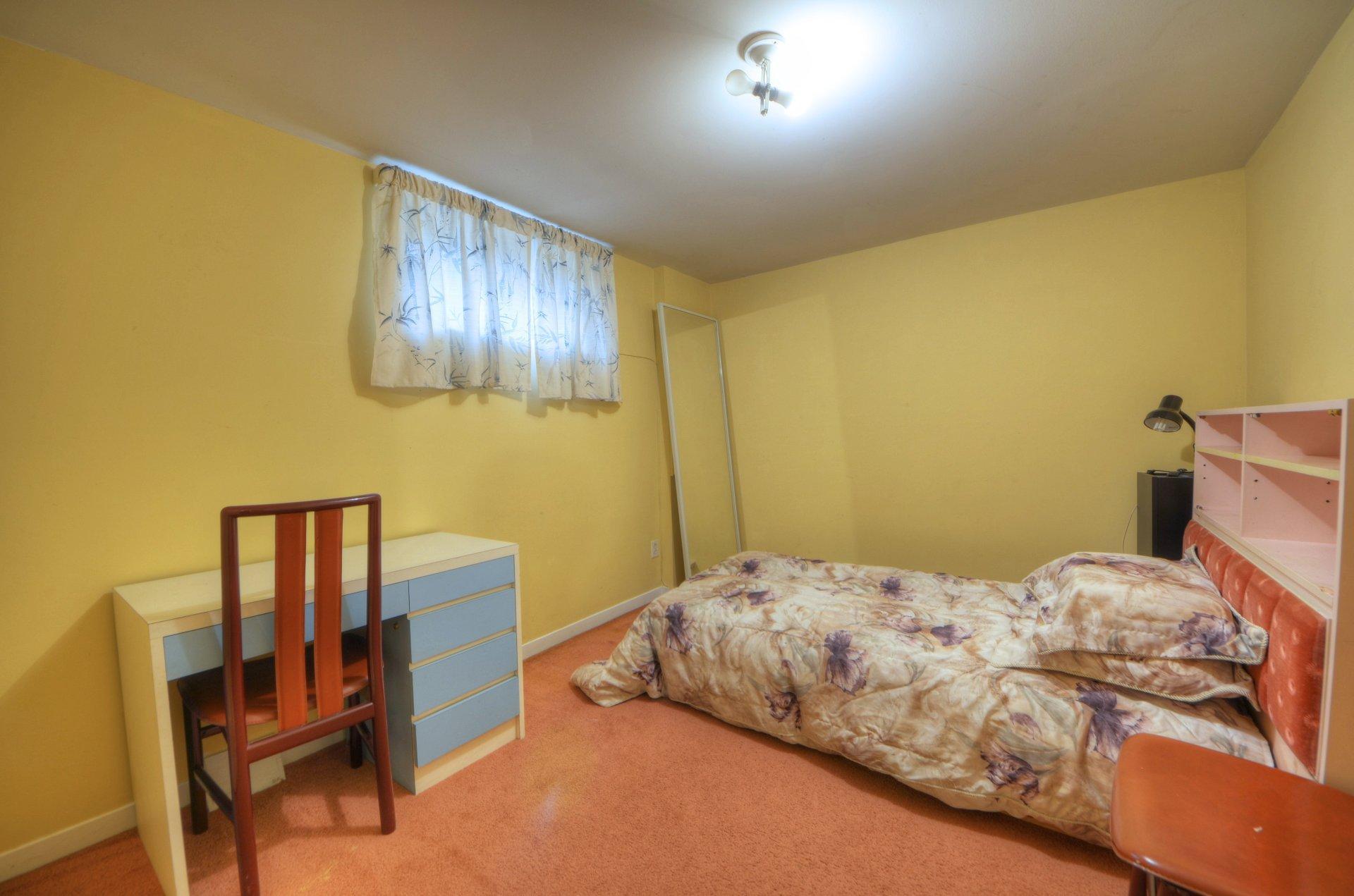 









3740


Rue Ontario

,
Brossard,




QC
J4Y3A2

