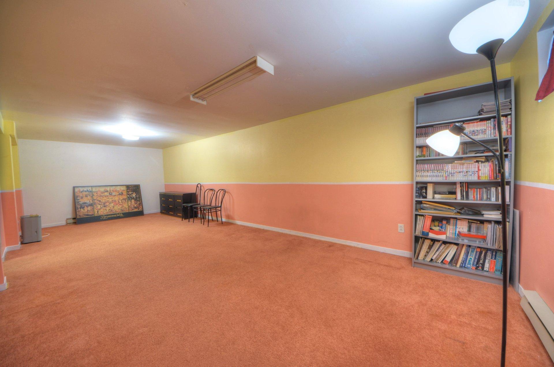 









3740


Rue Ontario

,
Brossard,




QC
J4Y3A2

