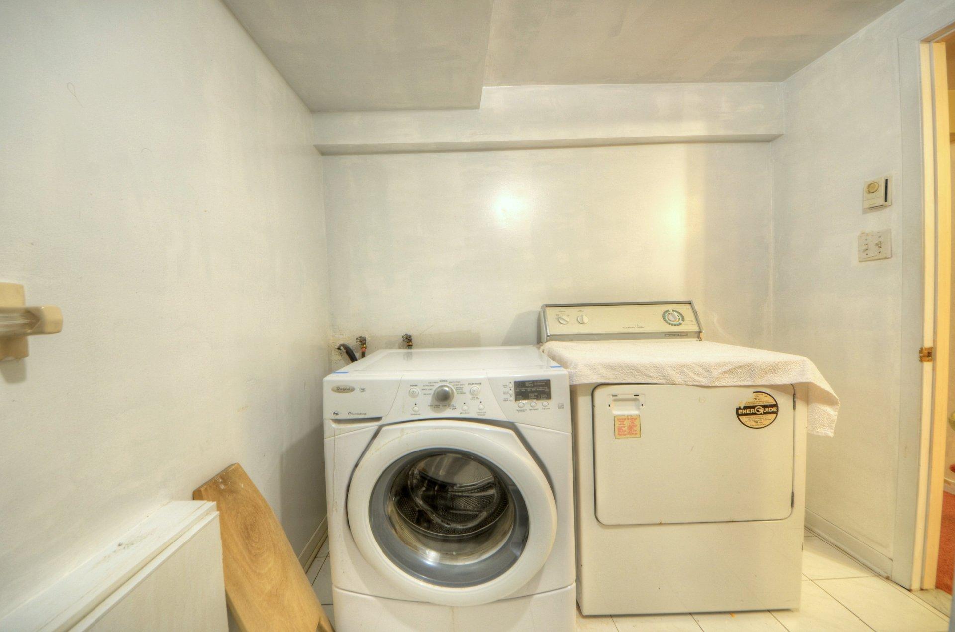 









3740


Rue Ontario

,
Brossard,




QC
J4Y3A2

