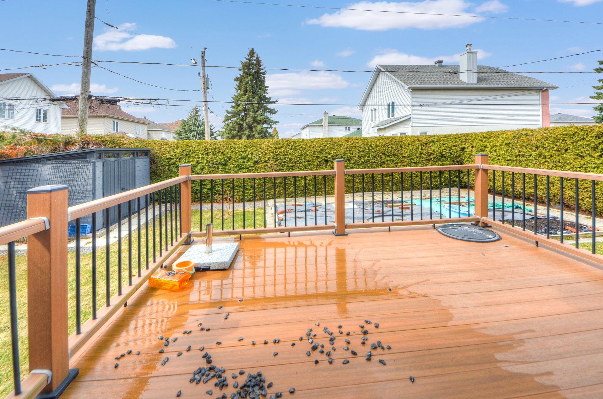 









3740


Rue Ontario

,
Brossard,




QC
J4Y3A2

