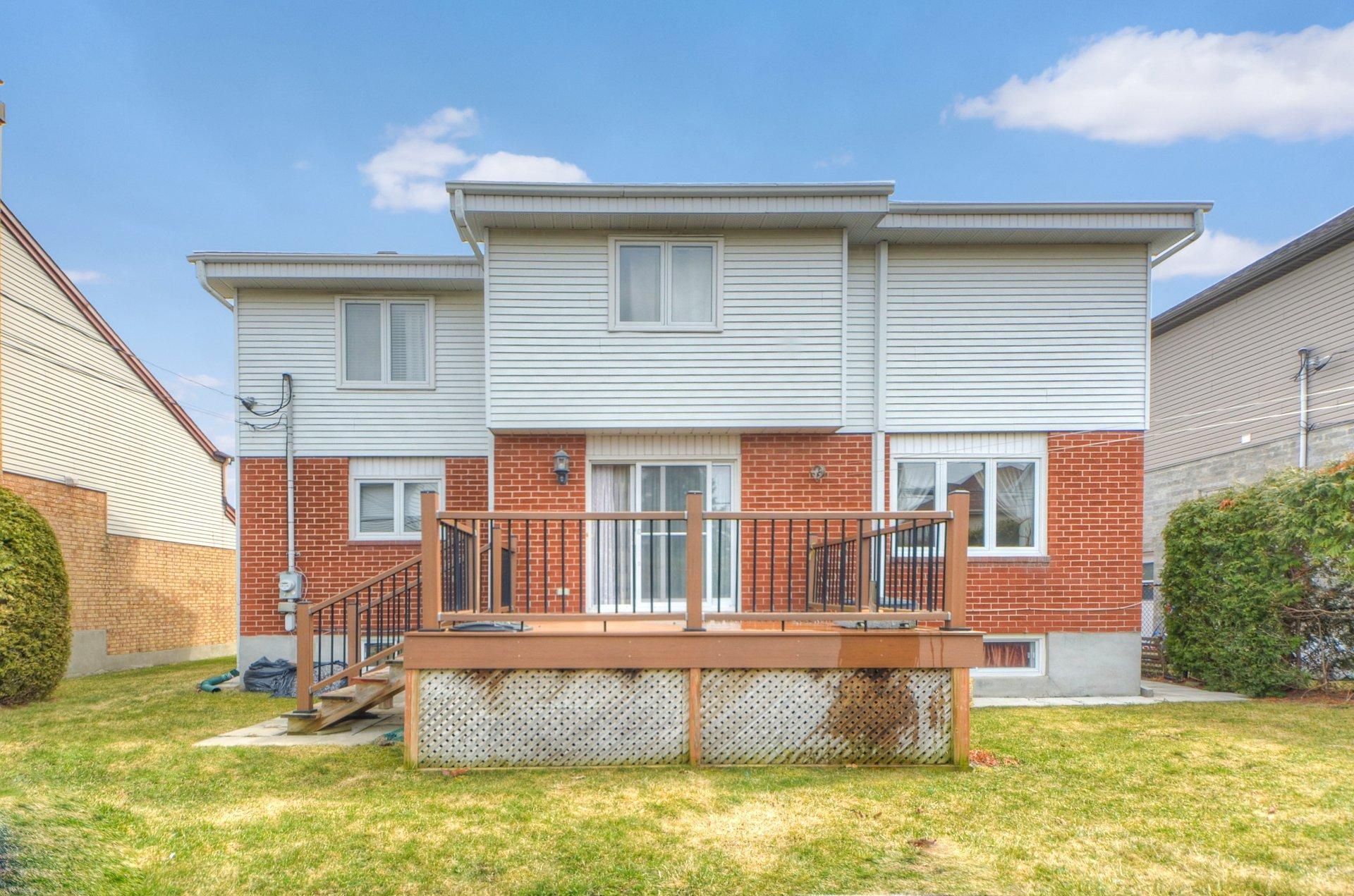 









3740


Rue Ontario

,
Brossard,




QC
J4Y3A2

