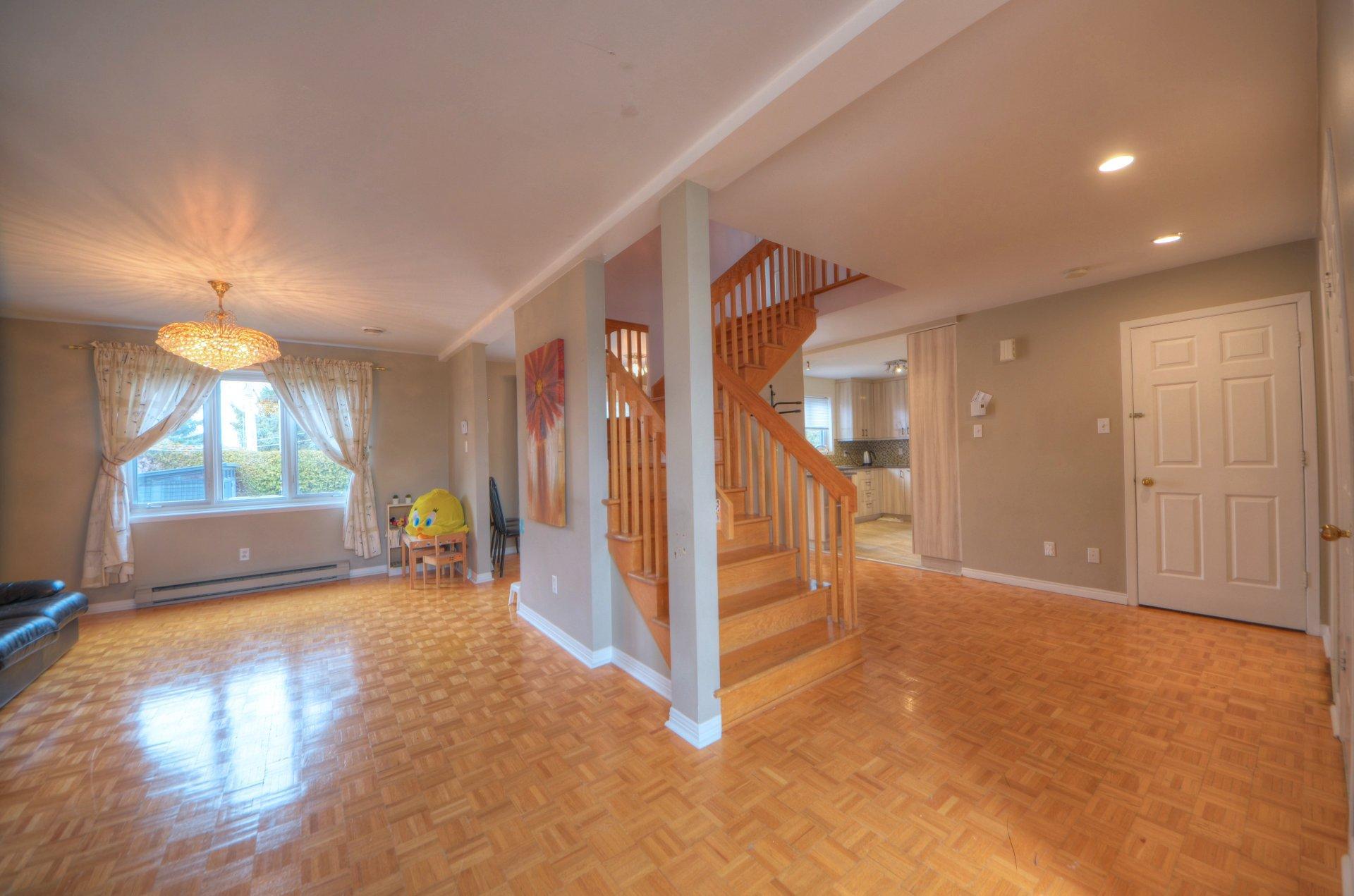 









3740


Rue Ontario

,
Brossard,




QC
J4Y3A2

