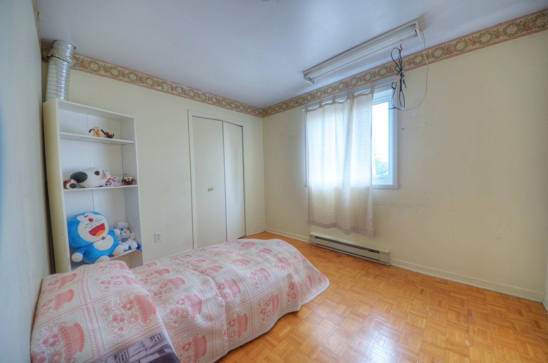 









3740


Rue Ontario

,
Brossard,




QC
J4Y3A2

