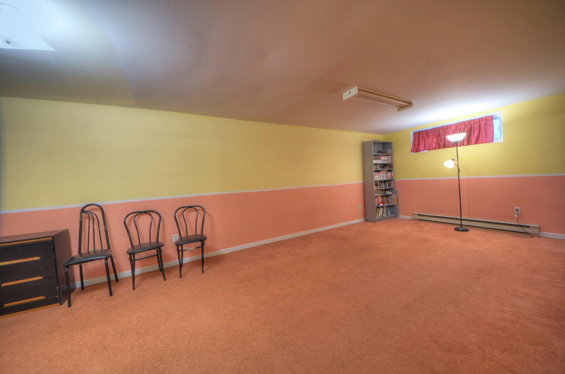 









3740


Rue Ontario

,
Brossard,




QC
J4Y3A2

