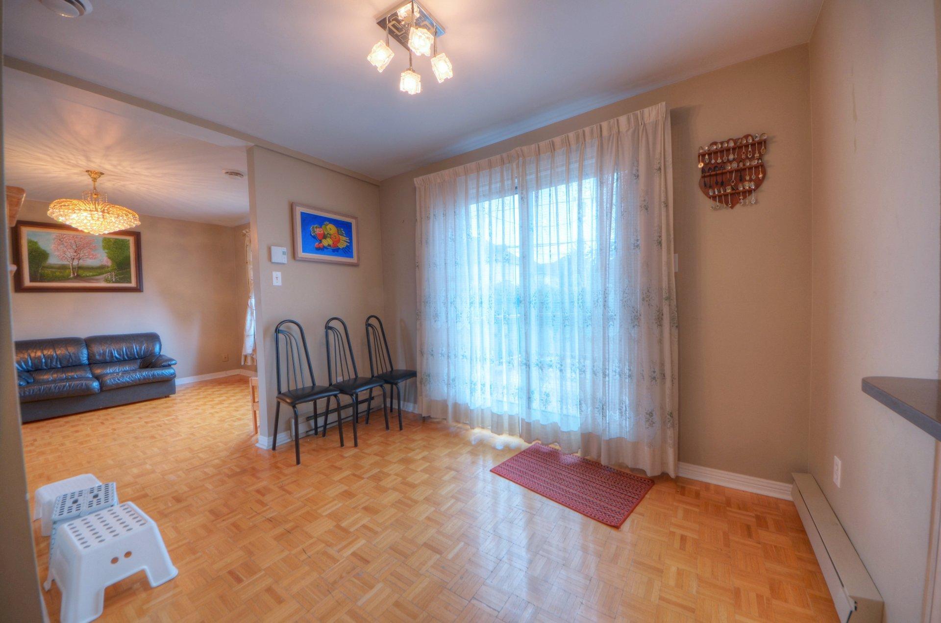 









3740


Rue Ontario

,
Brossard,




QC
J4Y3A2

